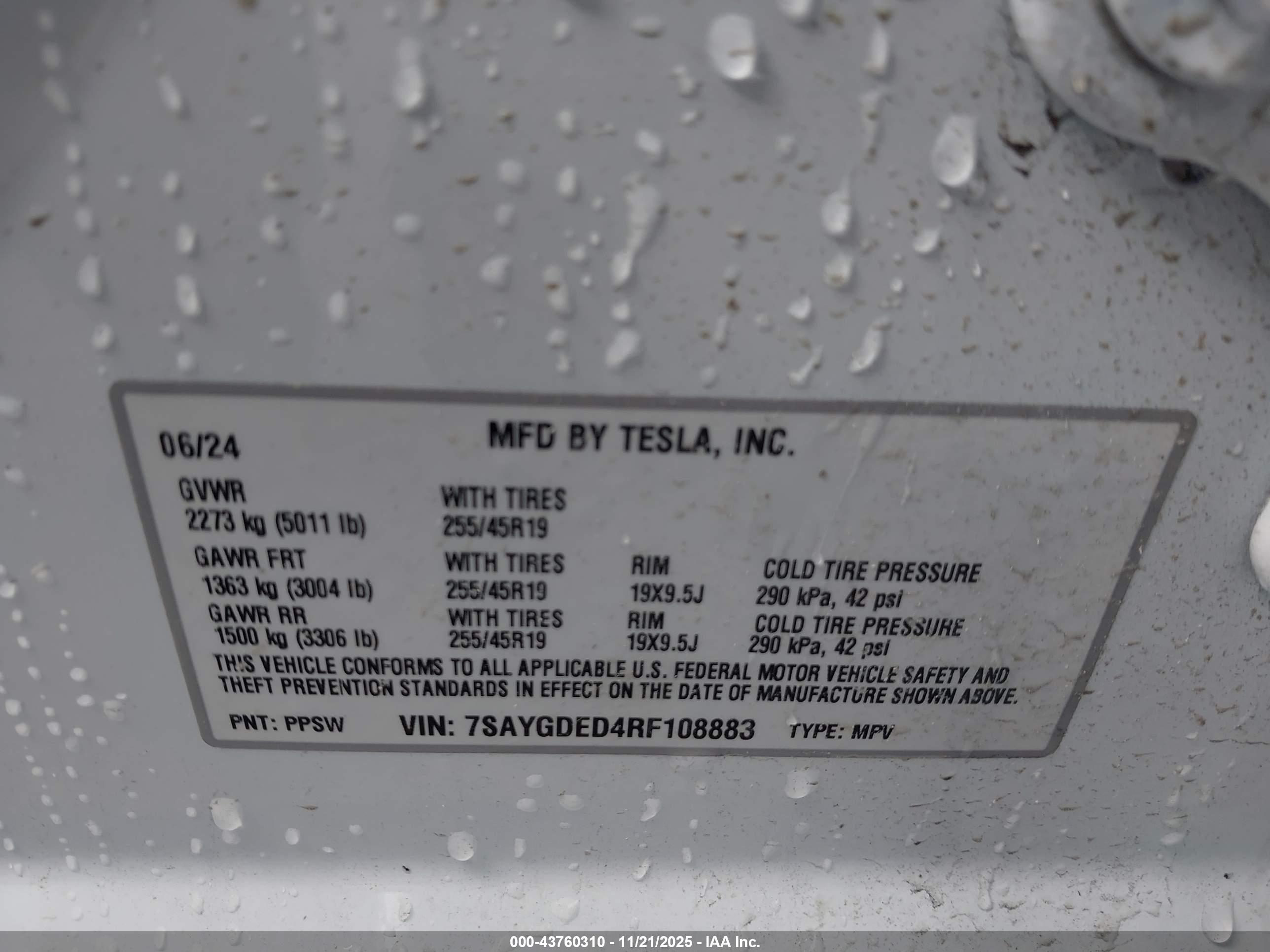 TESLA MODEL image 9