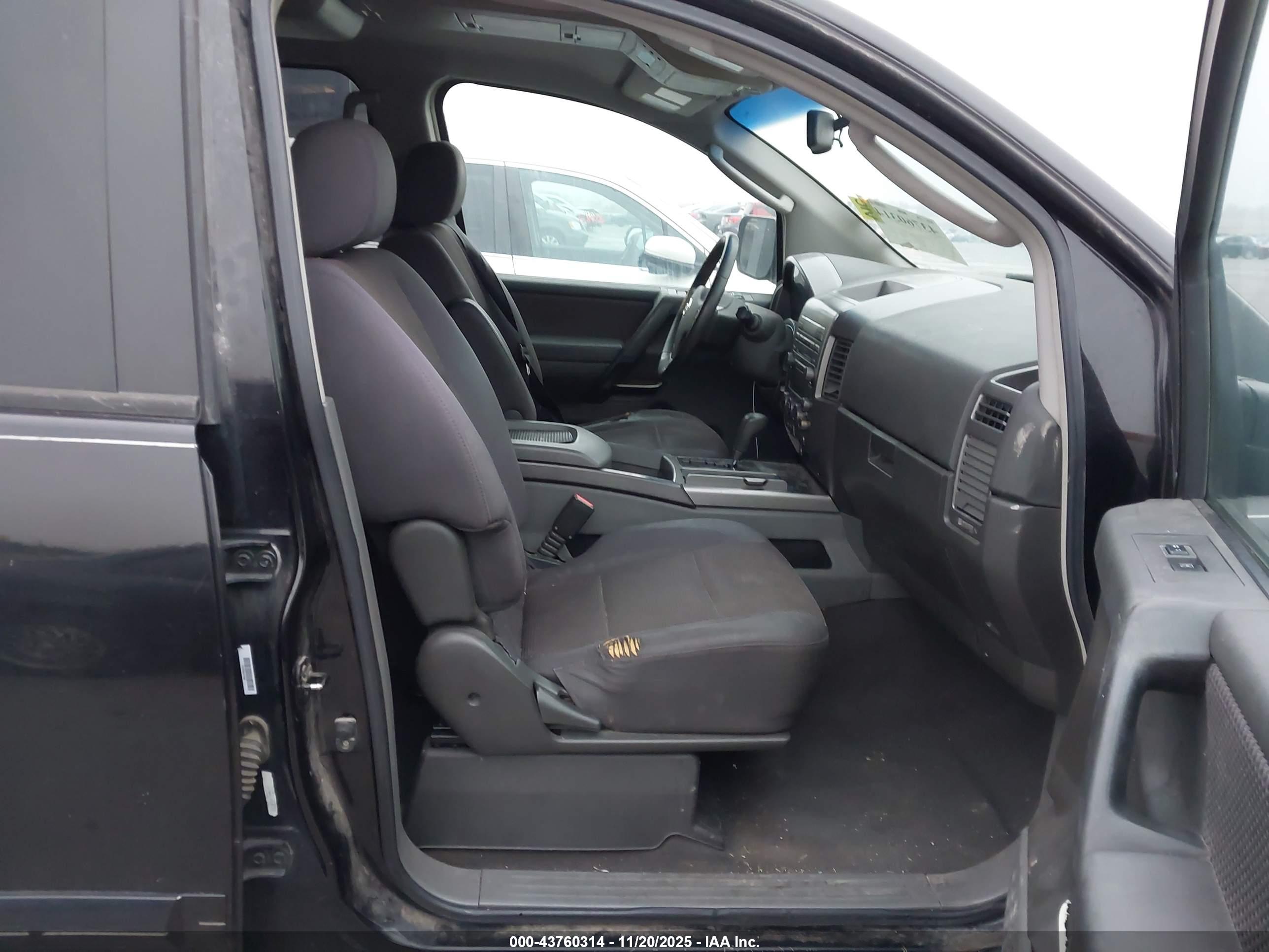 NISSAN ARMADA image 5
