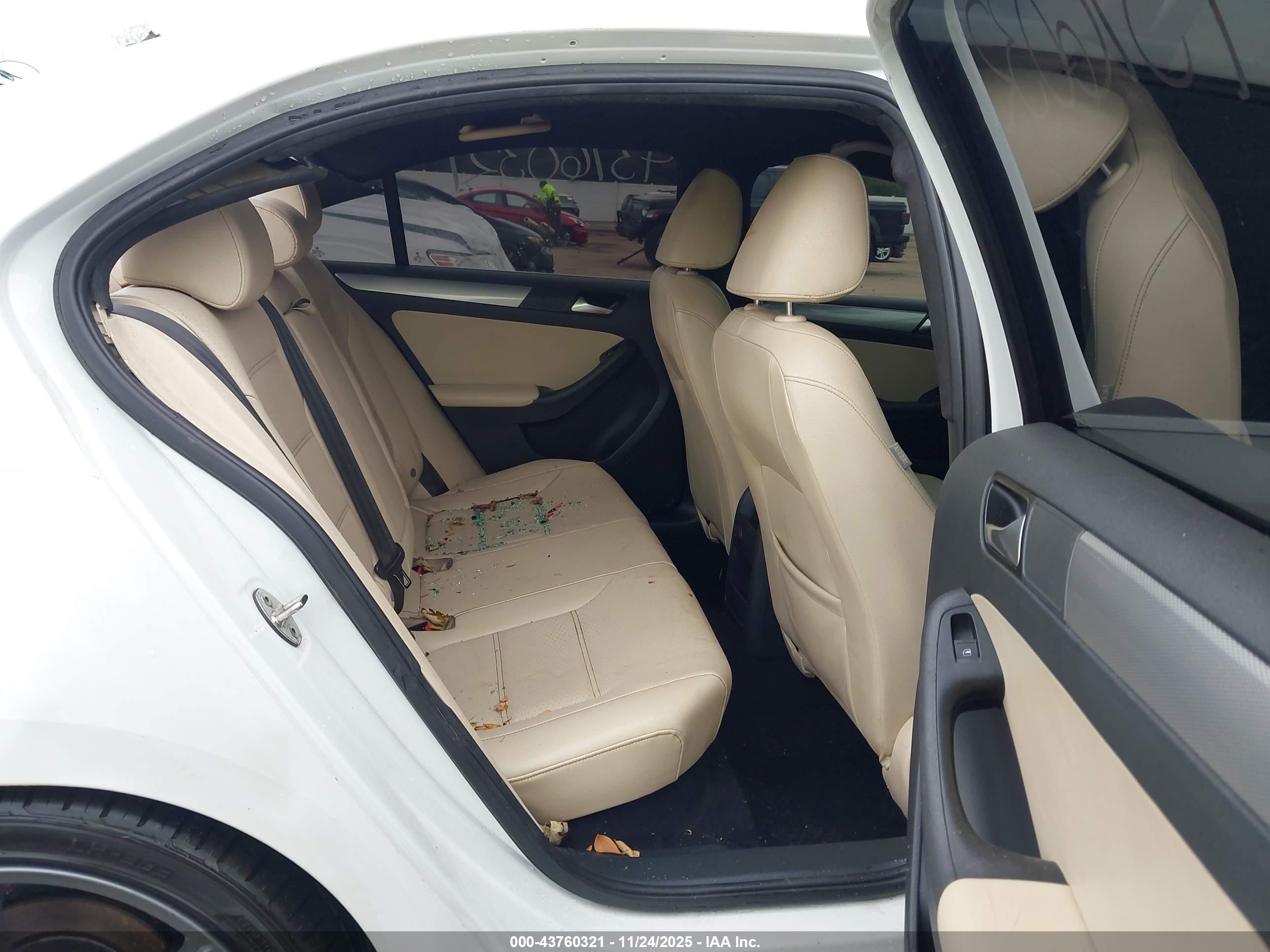 VOLKSWAGEN JETTA image 8
