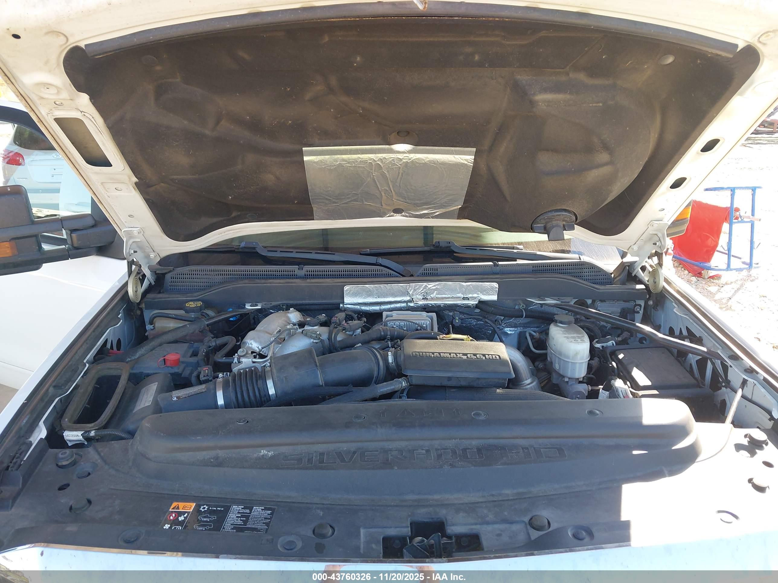 CHEVROLET SILVERADO image 10