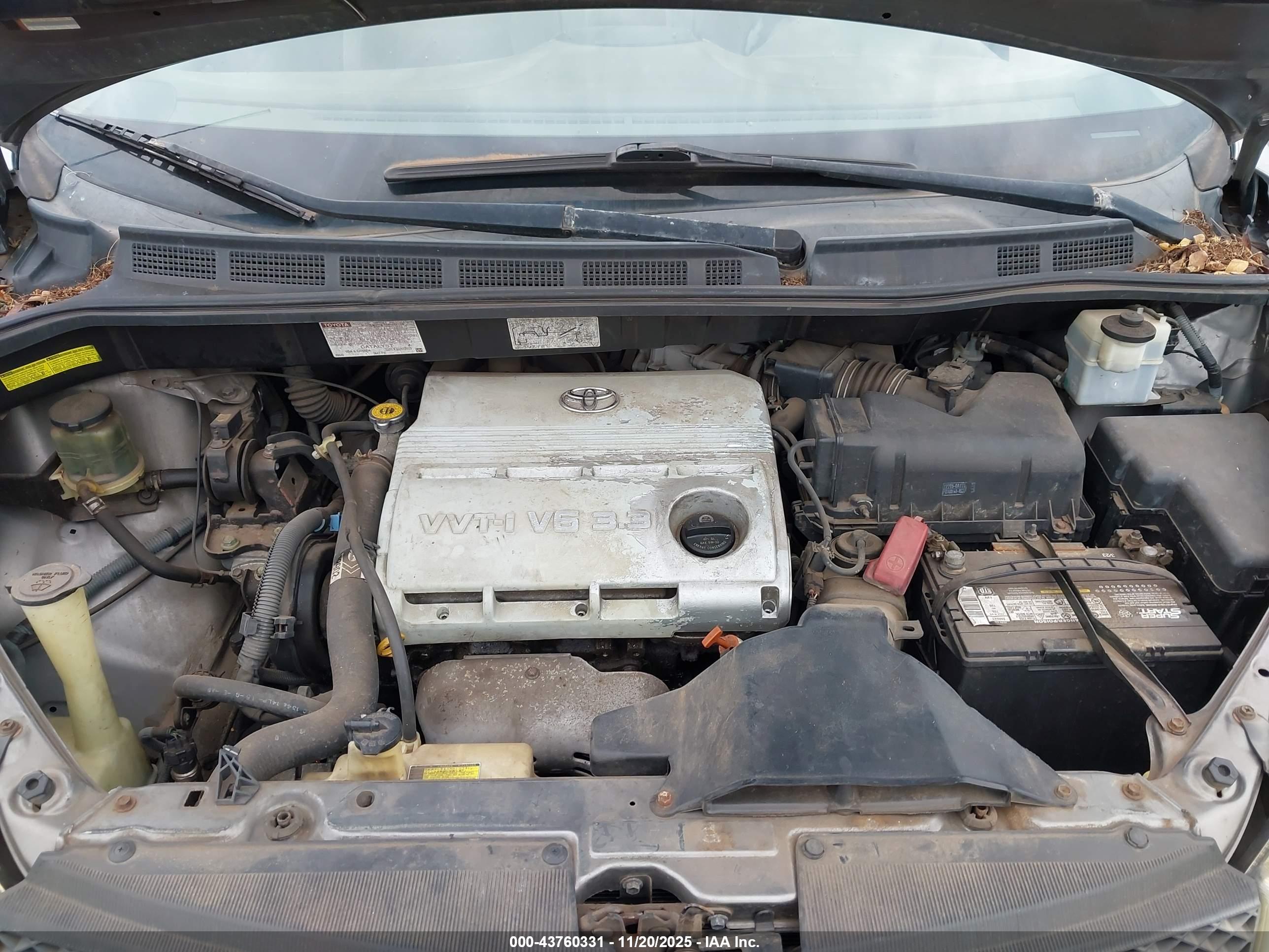 TOYOTA SIENNA image 10