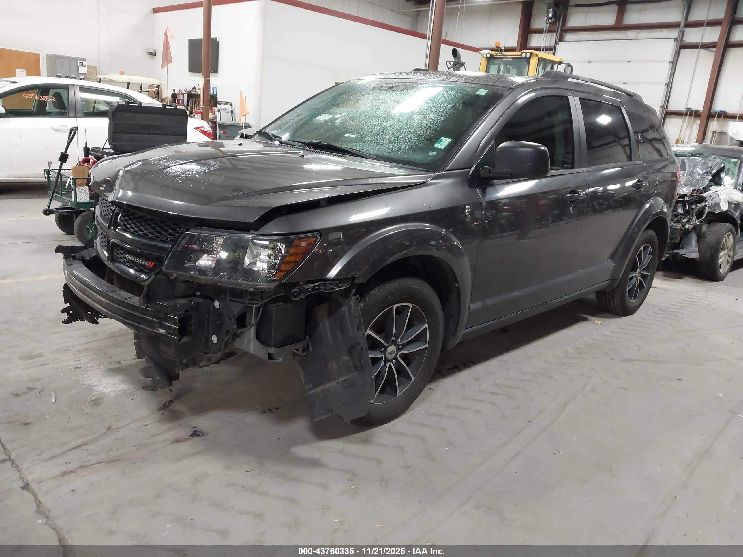 DODGE JOURNEY image 2