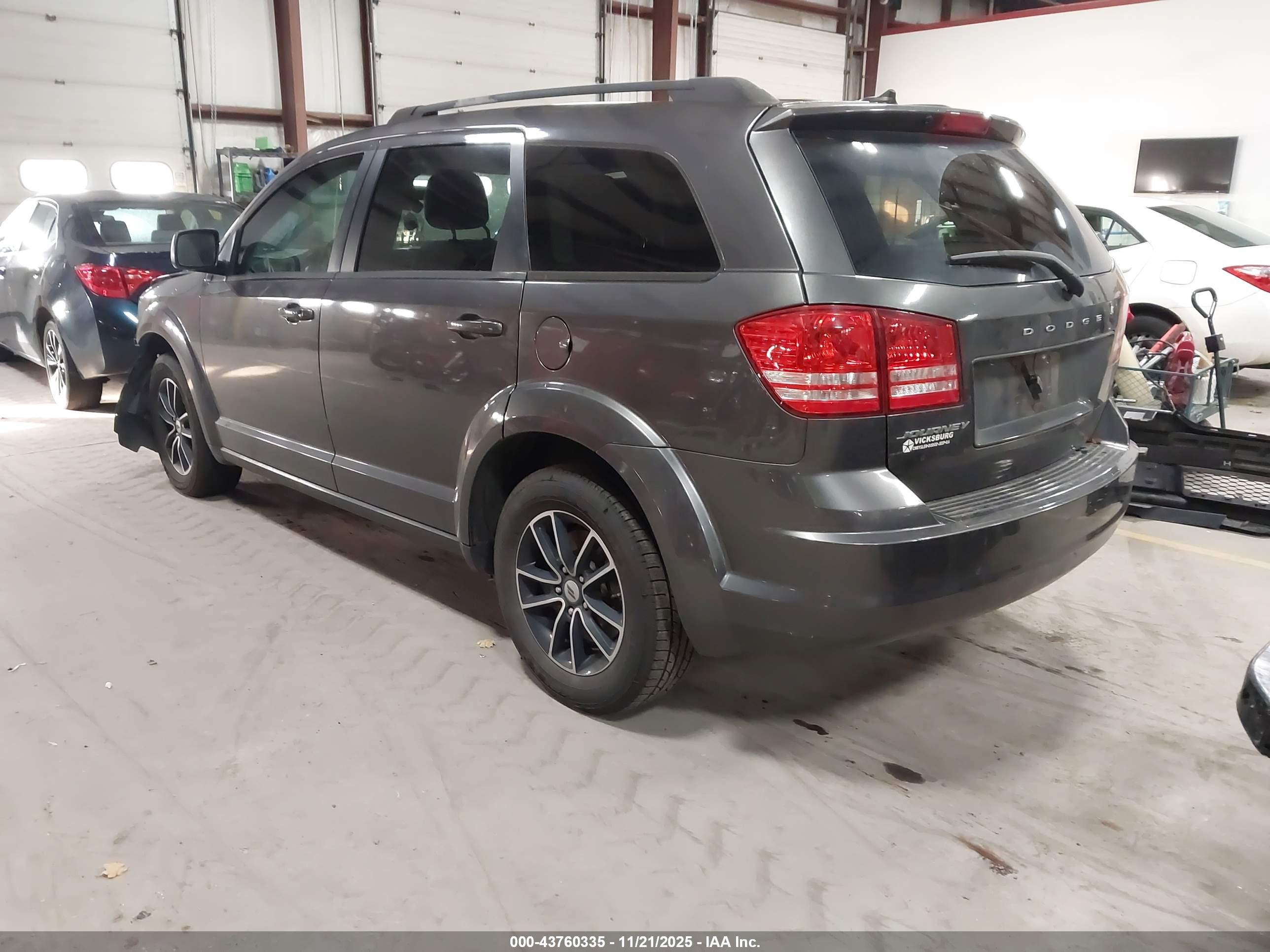 DODGE JOURNEY image 3