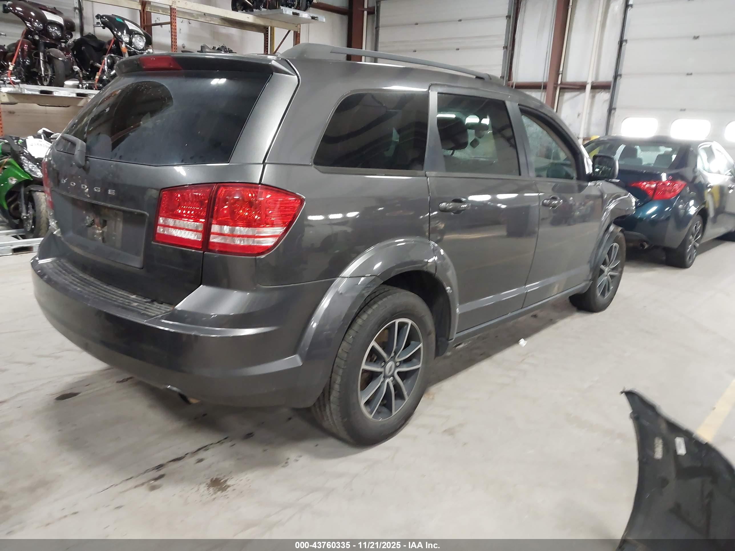DODGE JOURNEY image 4