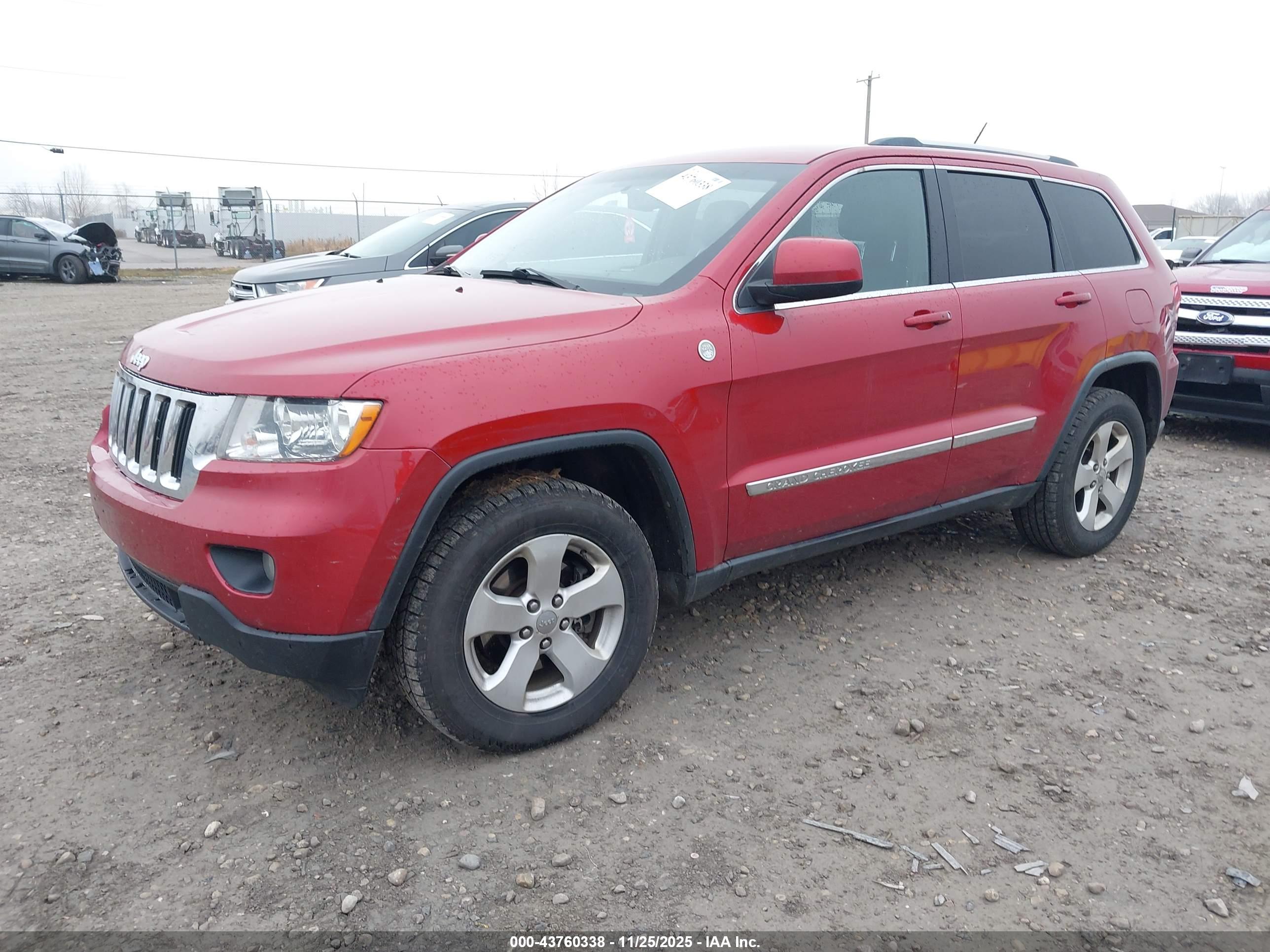JEEP GRAND image 2
