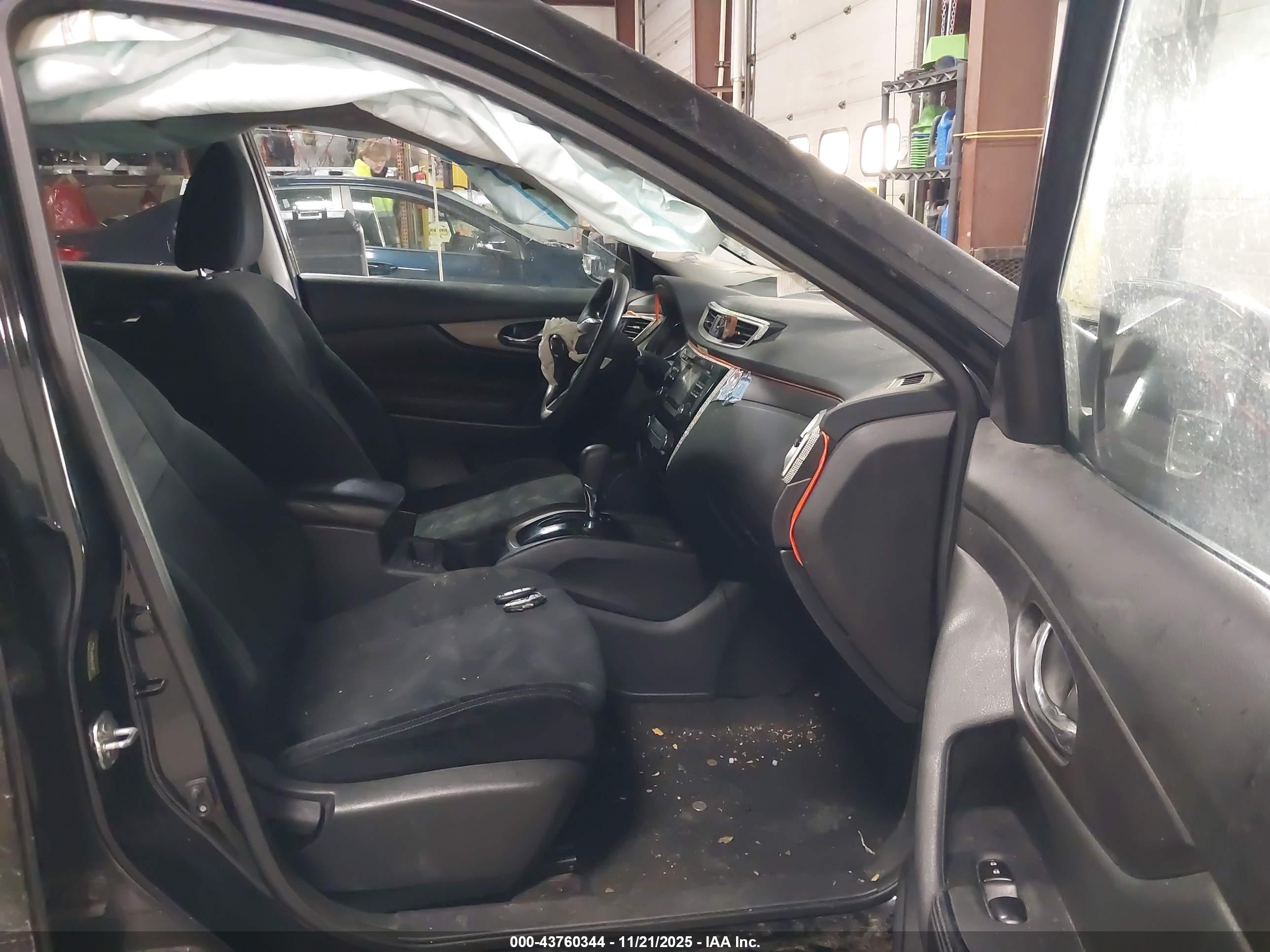 NISSAN ROGUE image 5