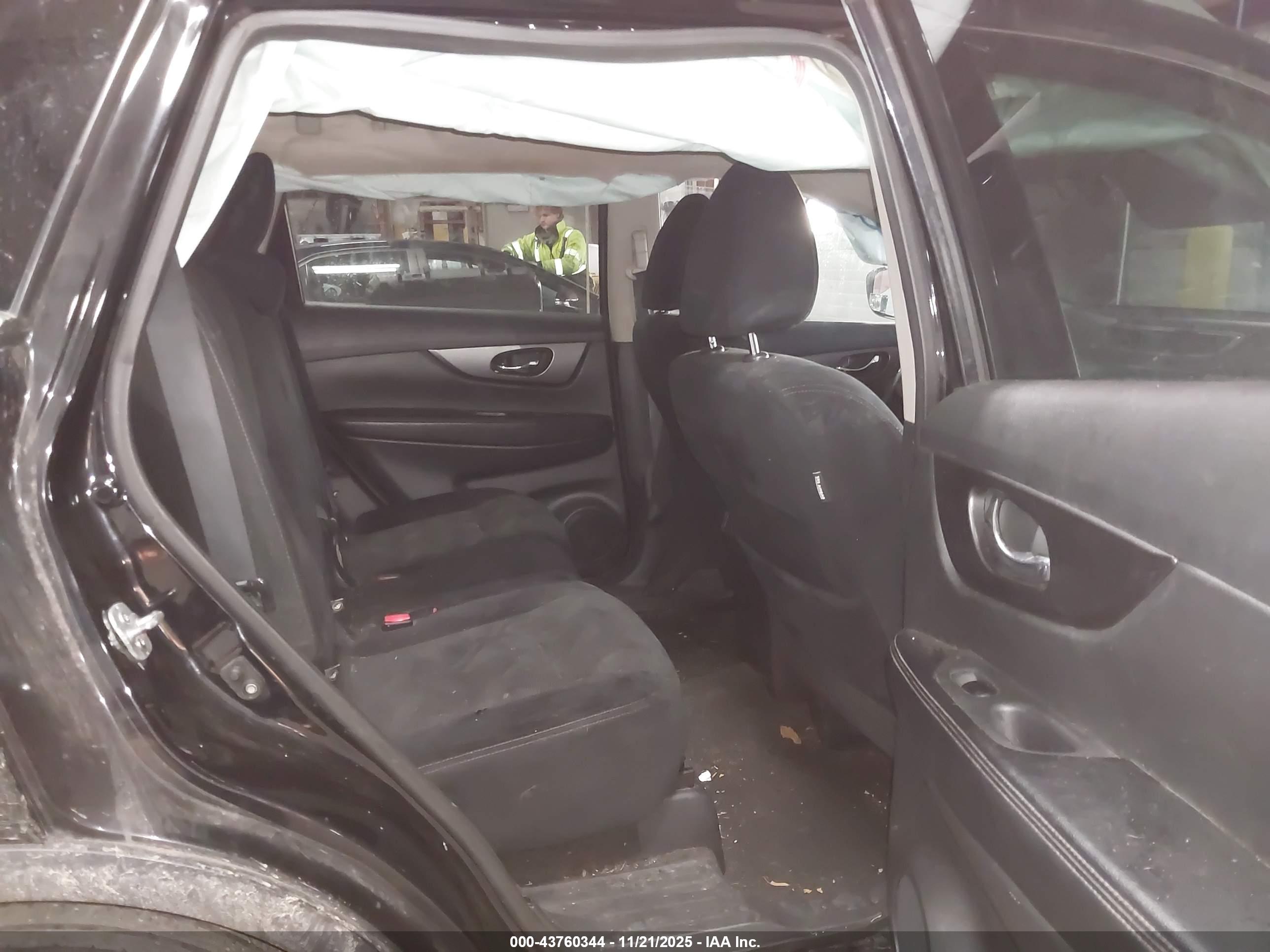 NISSAN ROGUE image 8