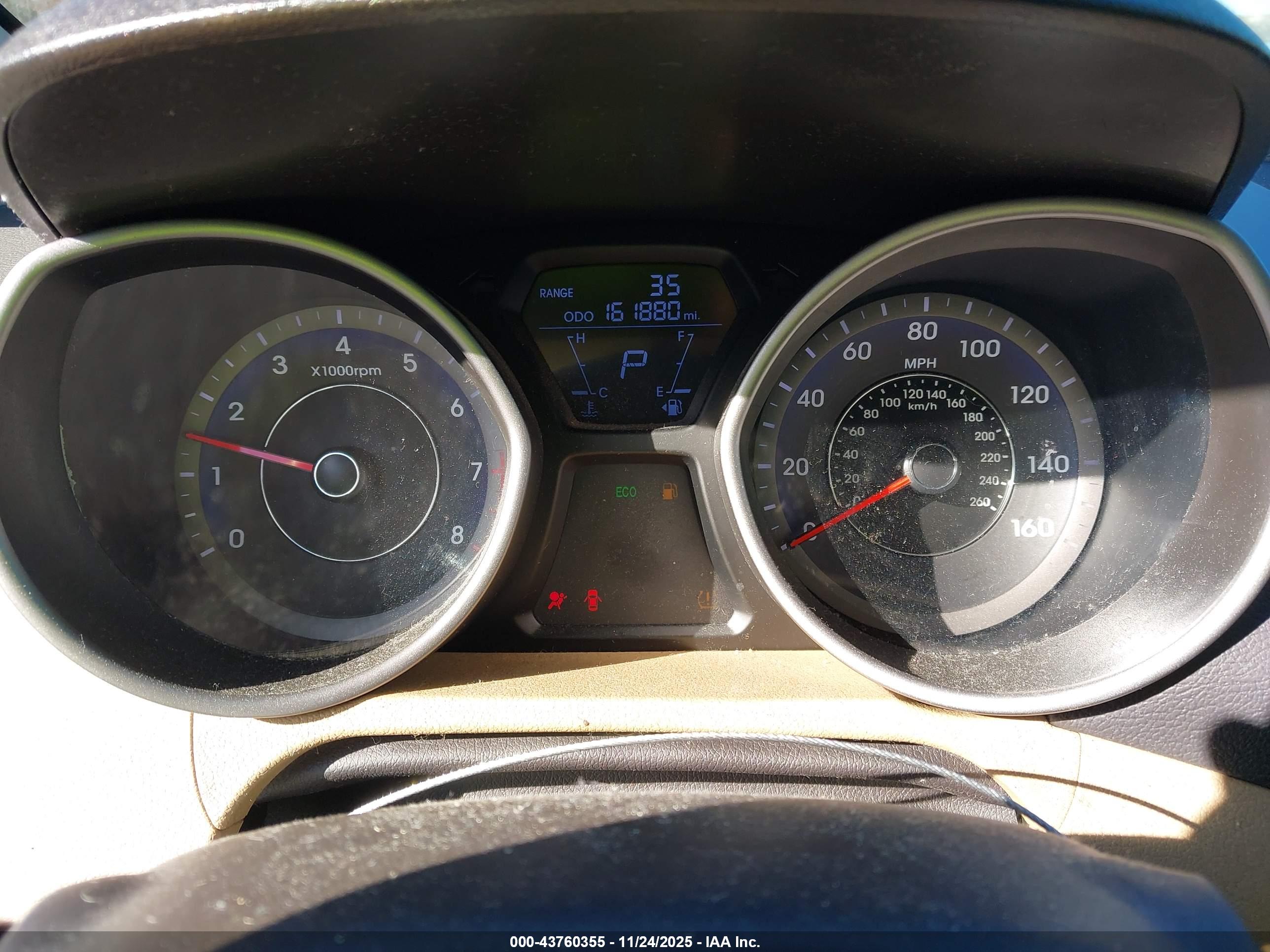 HYUNDAI ELANTRA image 7