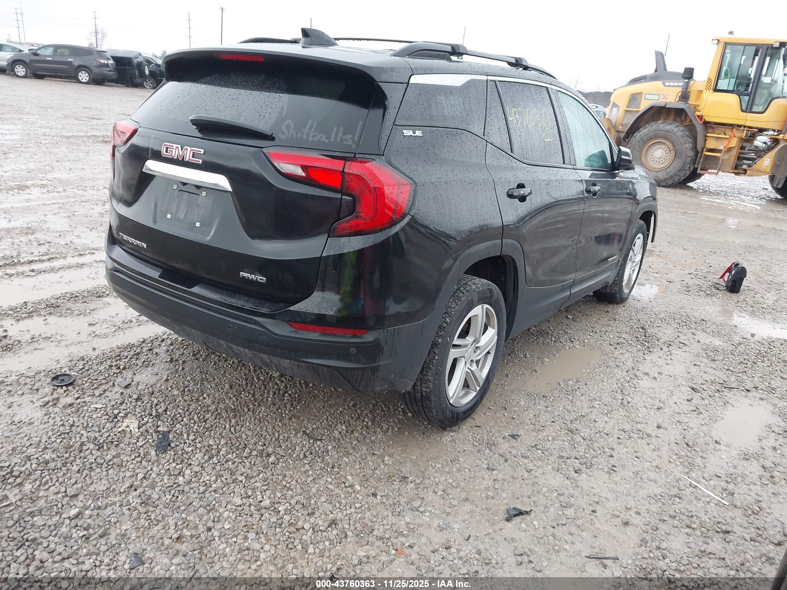 GMC TERRAIN image 4