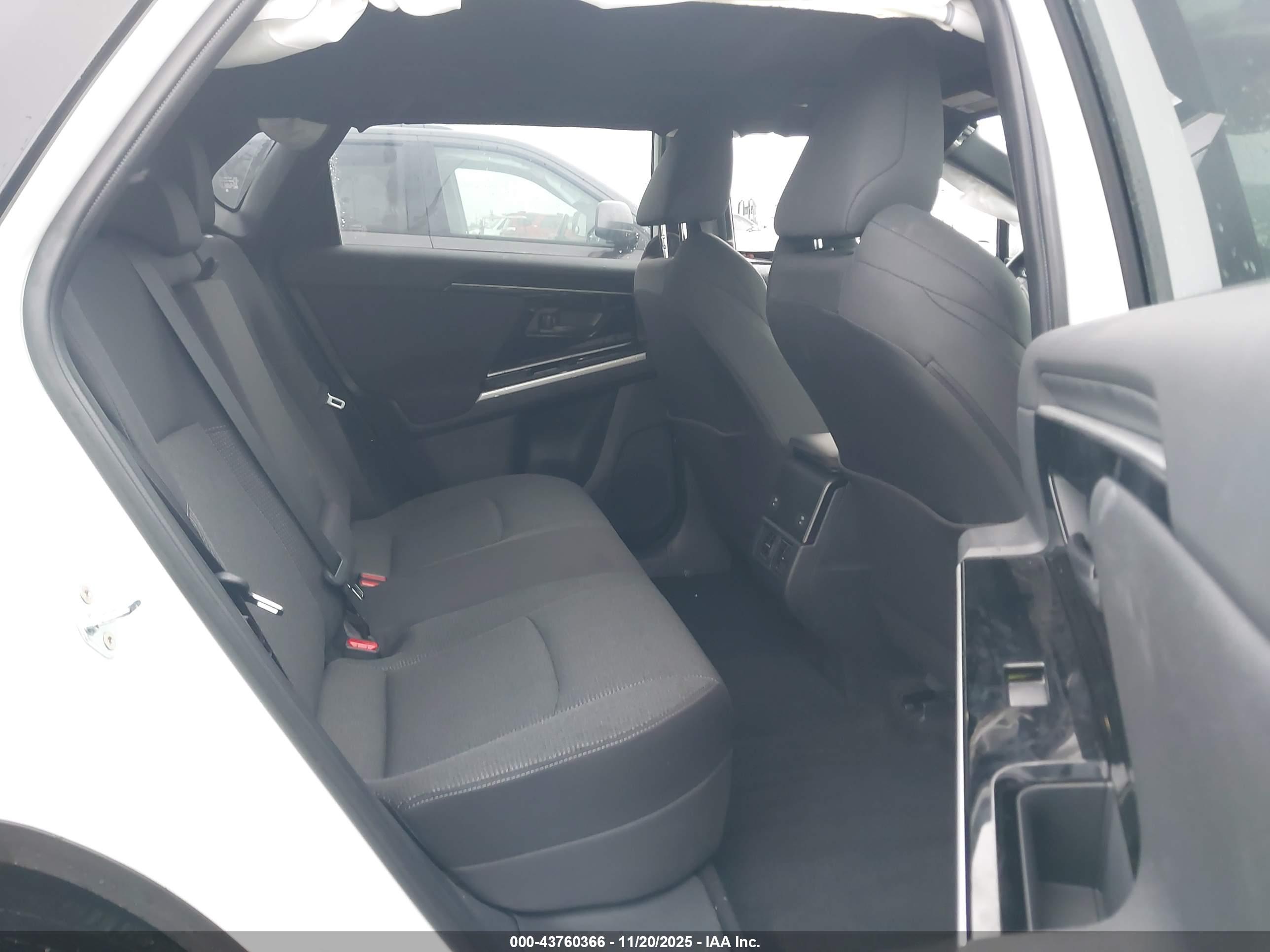 SUBARU SOLTERRA image 8