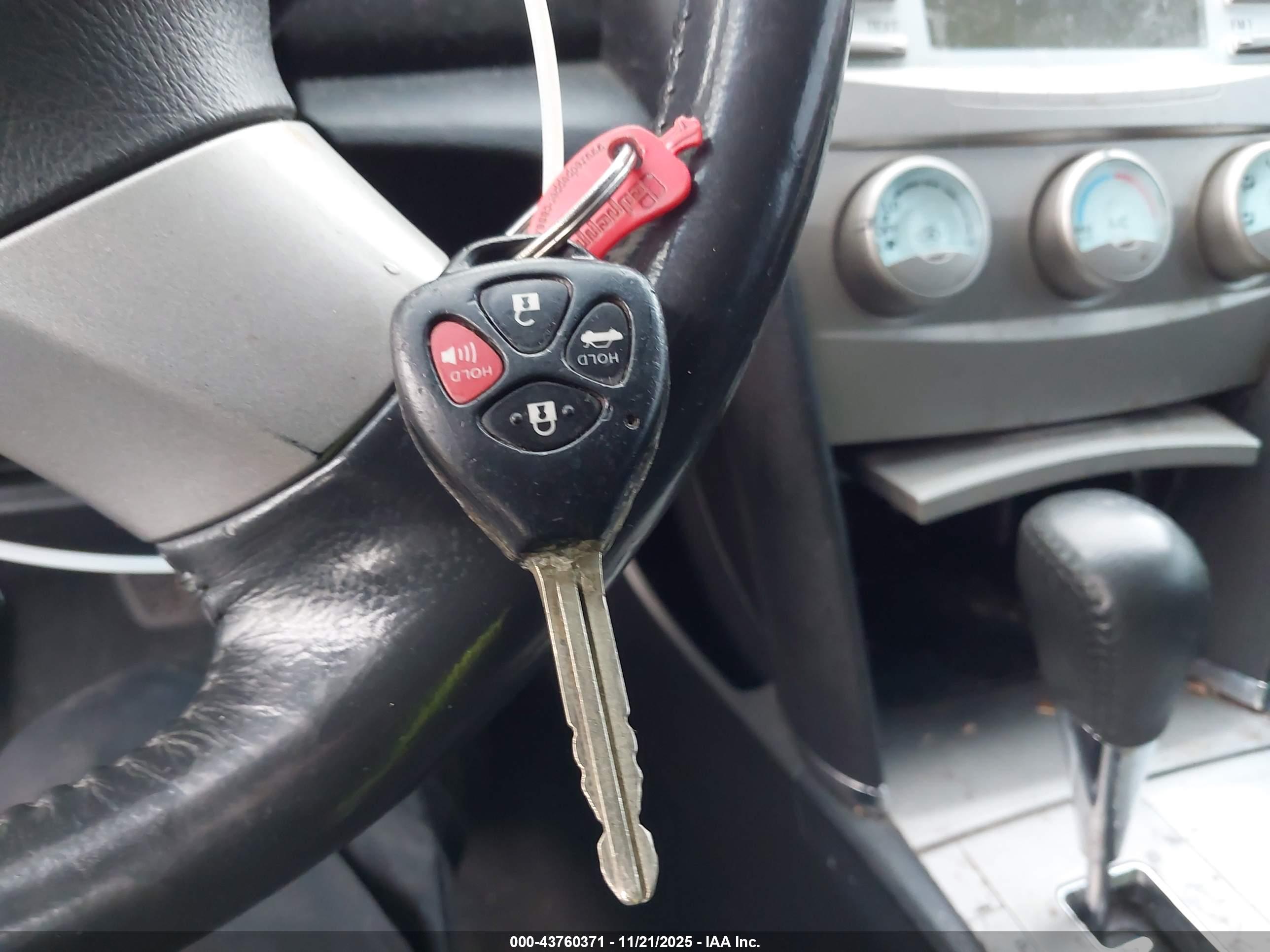TOYOTA CAMRY image 11