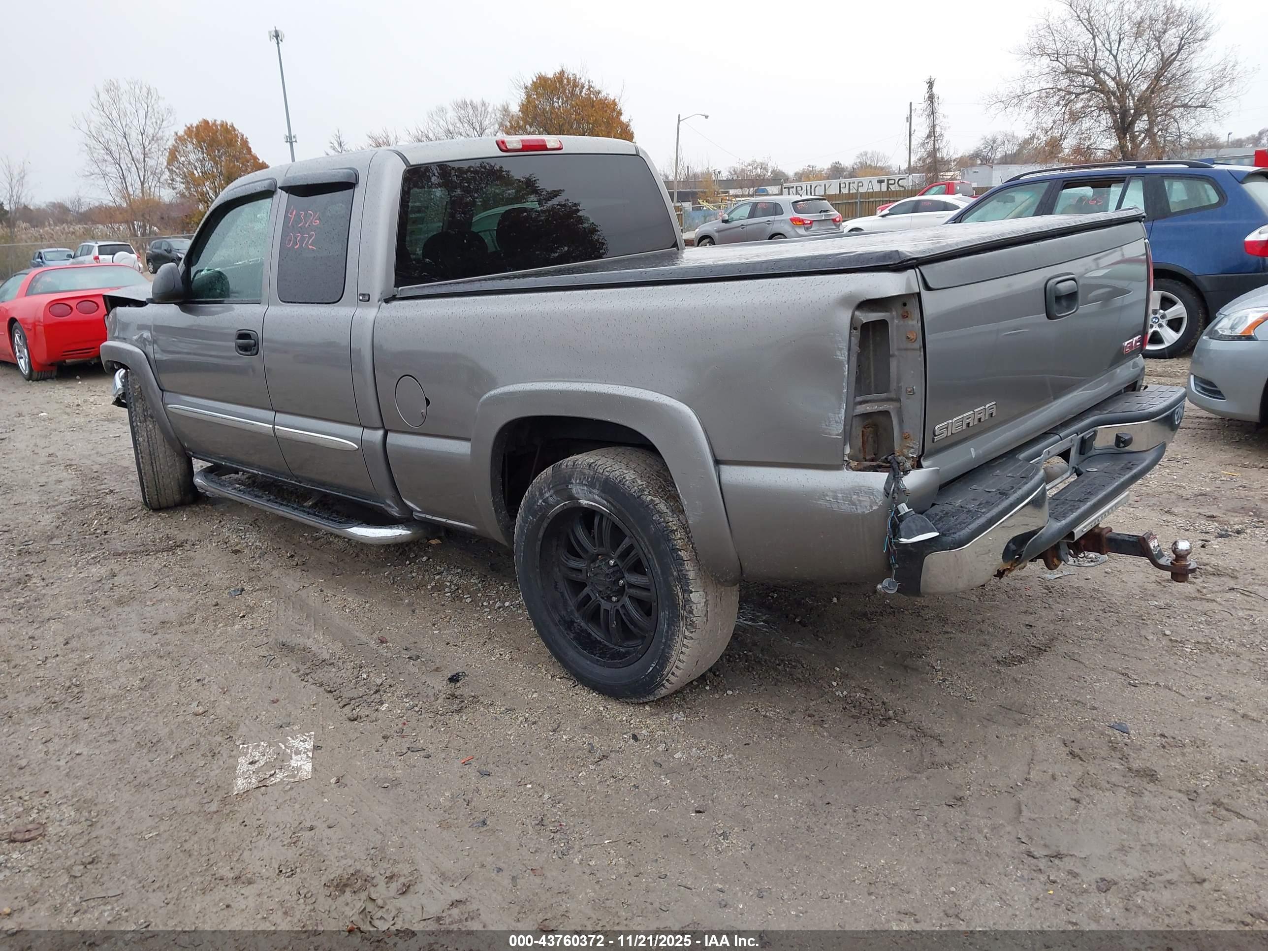 GMC SIERRA image 3