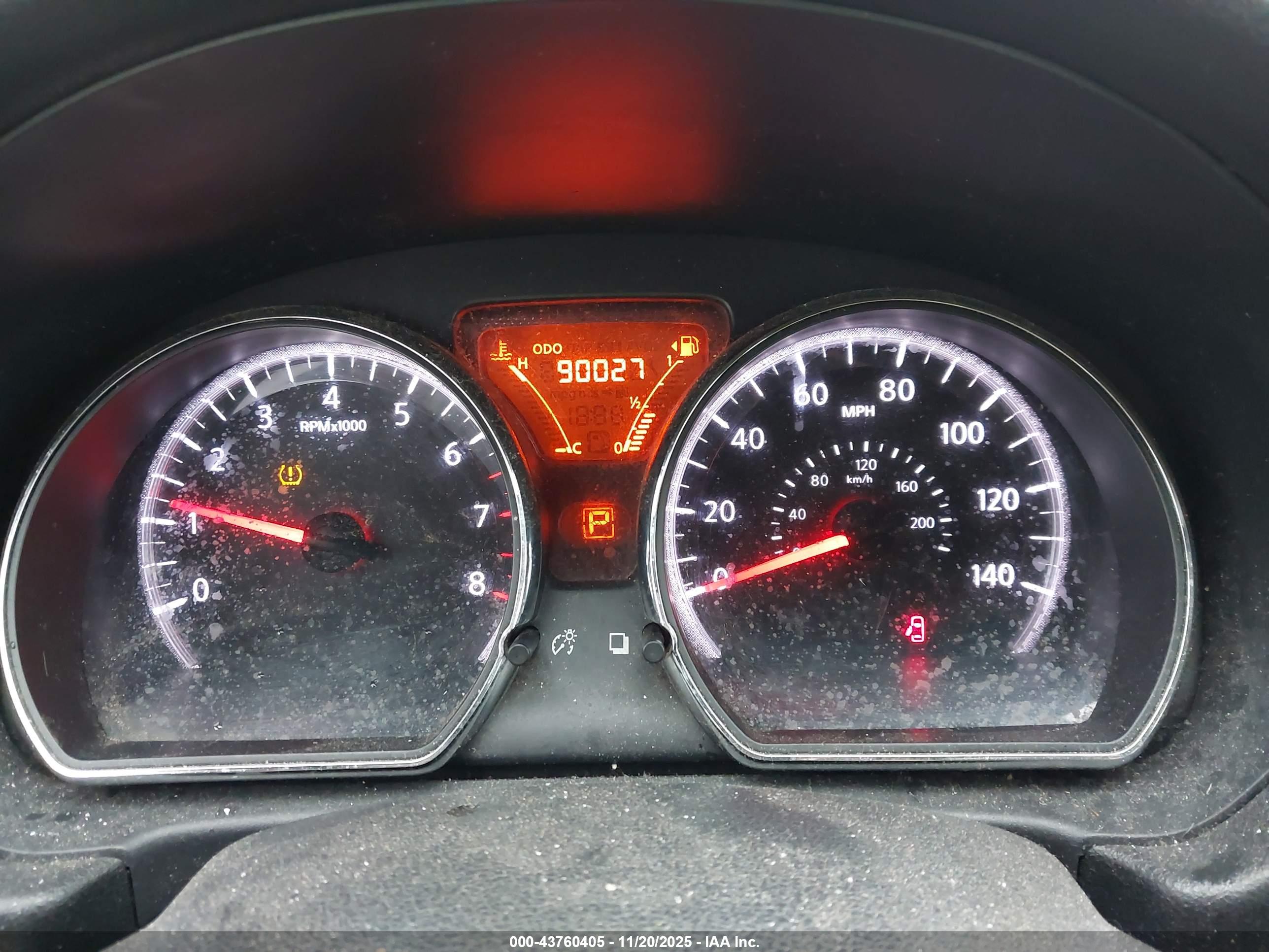 NISSAN VERSA image 7