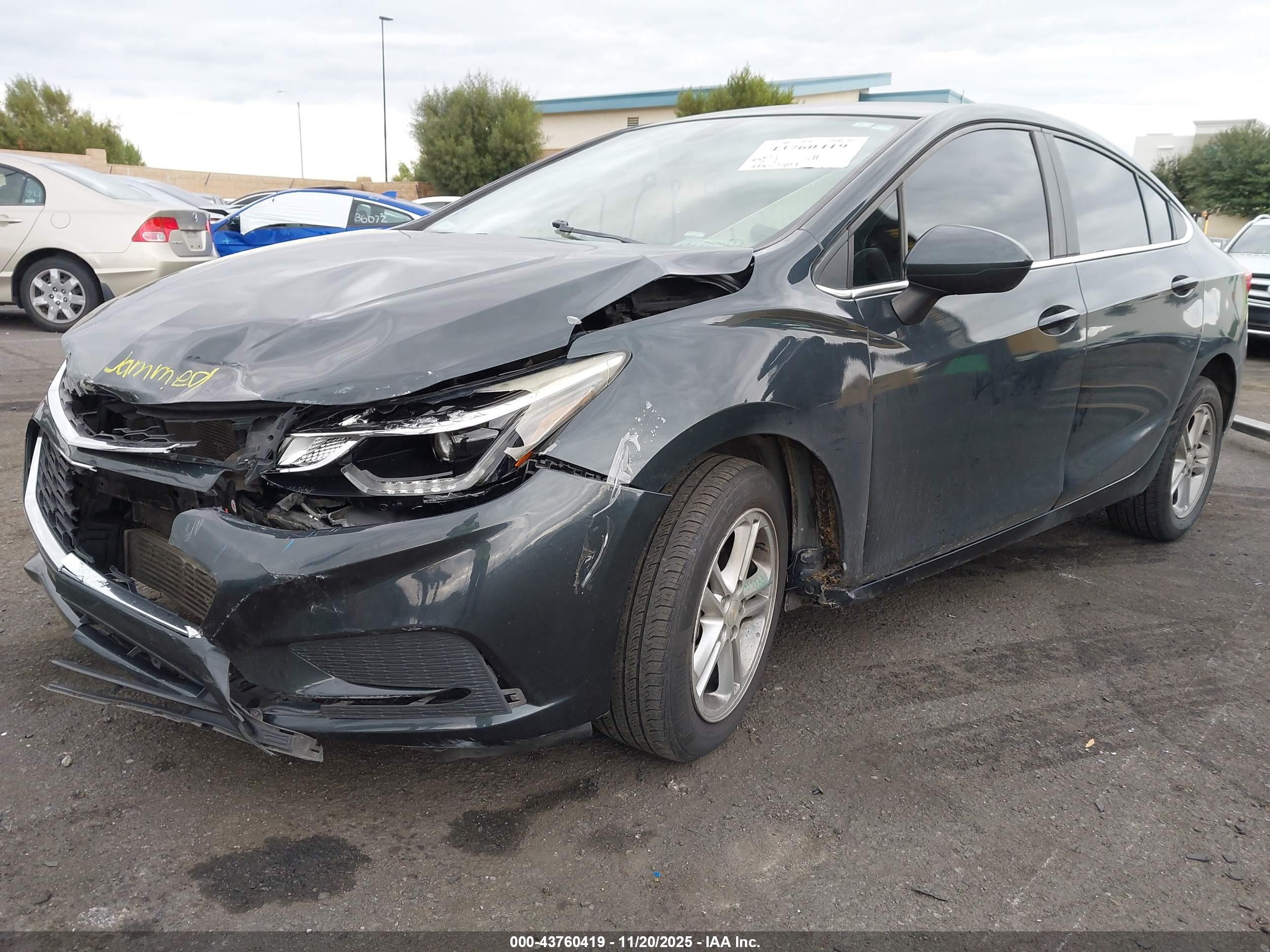 CHEVROLET CRUZE image 2