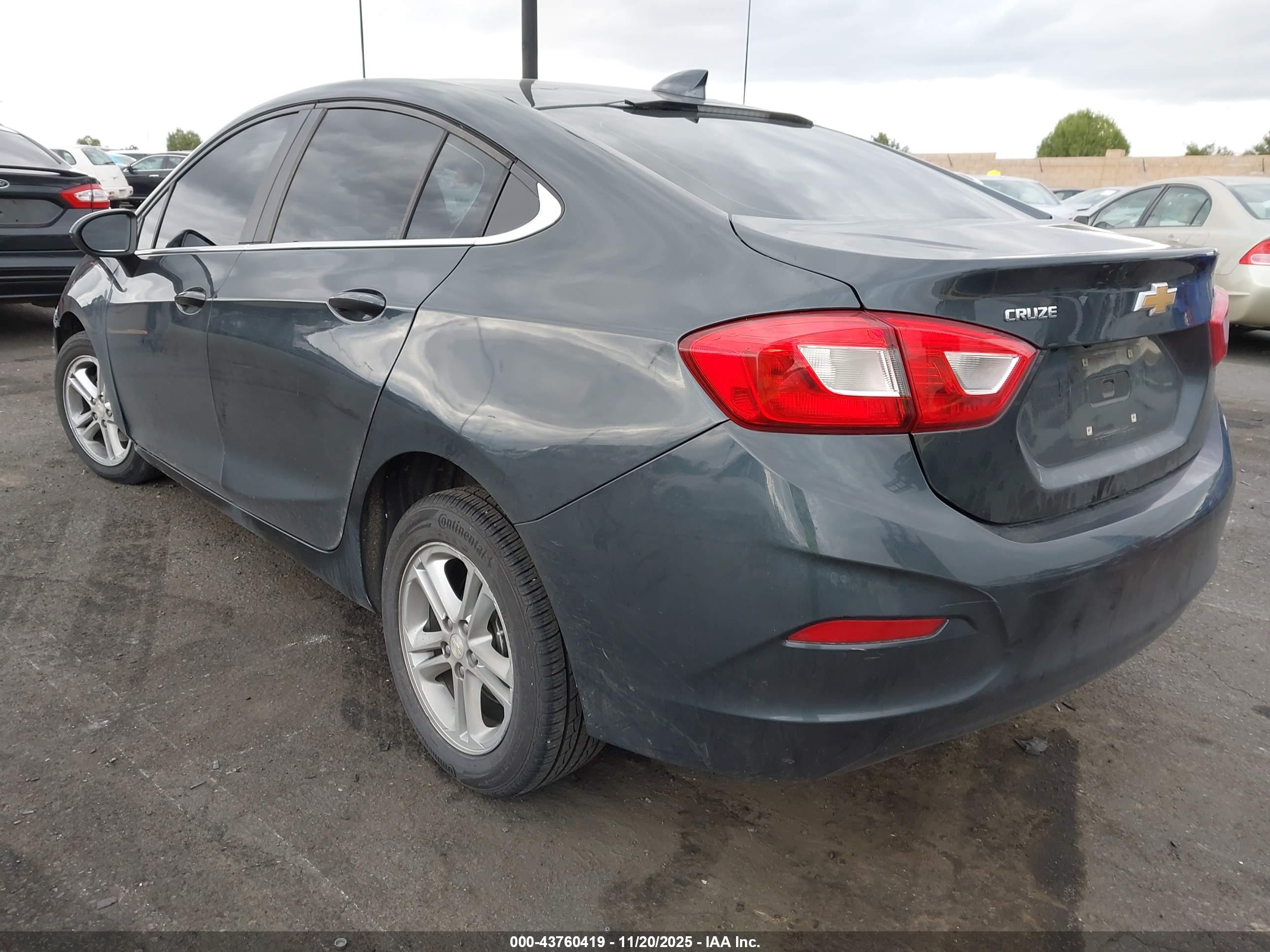 CHEVROLET CRUZE image 3