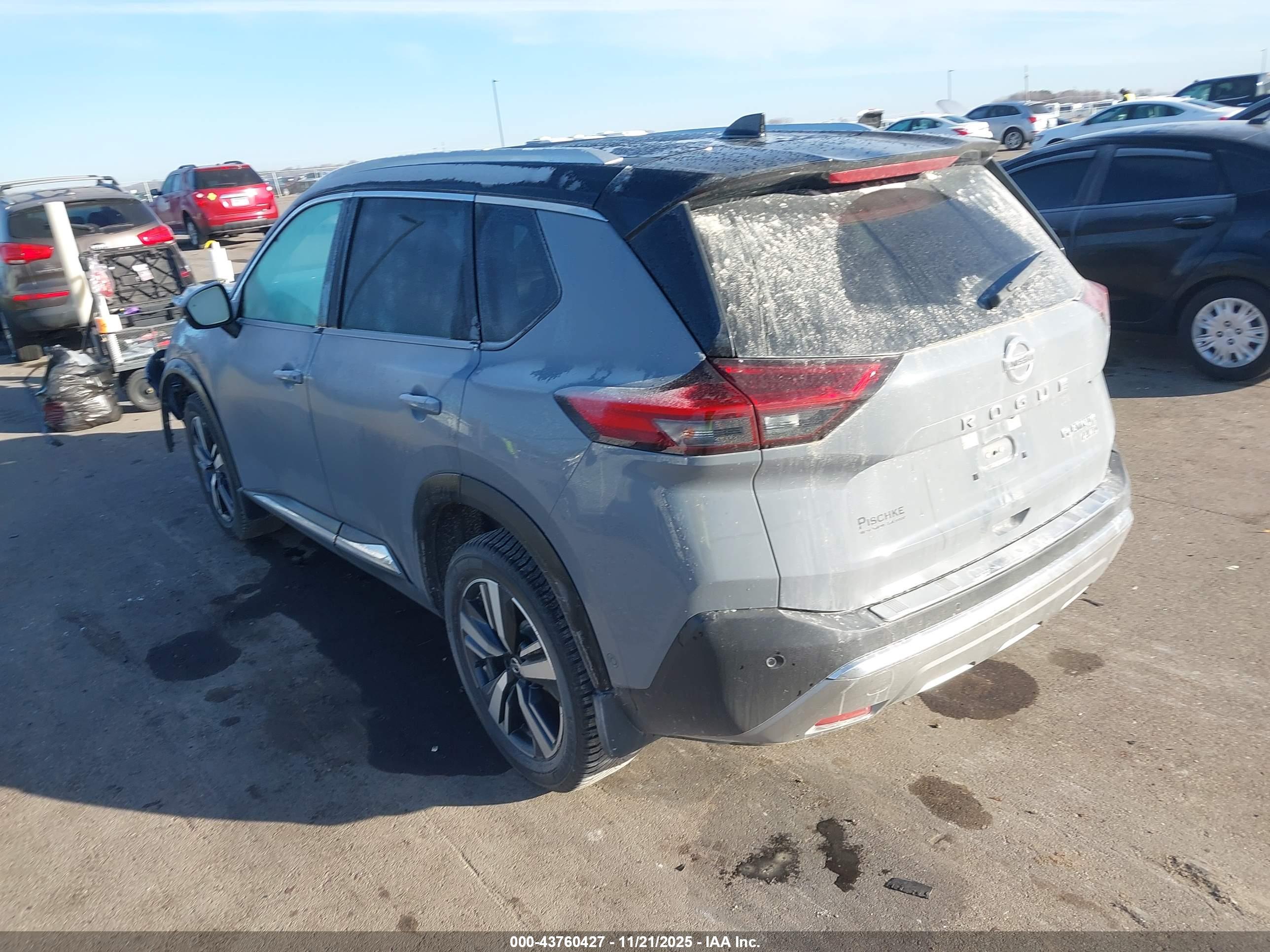 NISSAN ROGUE image 3