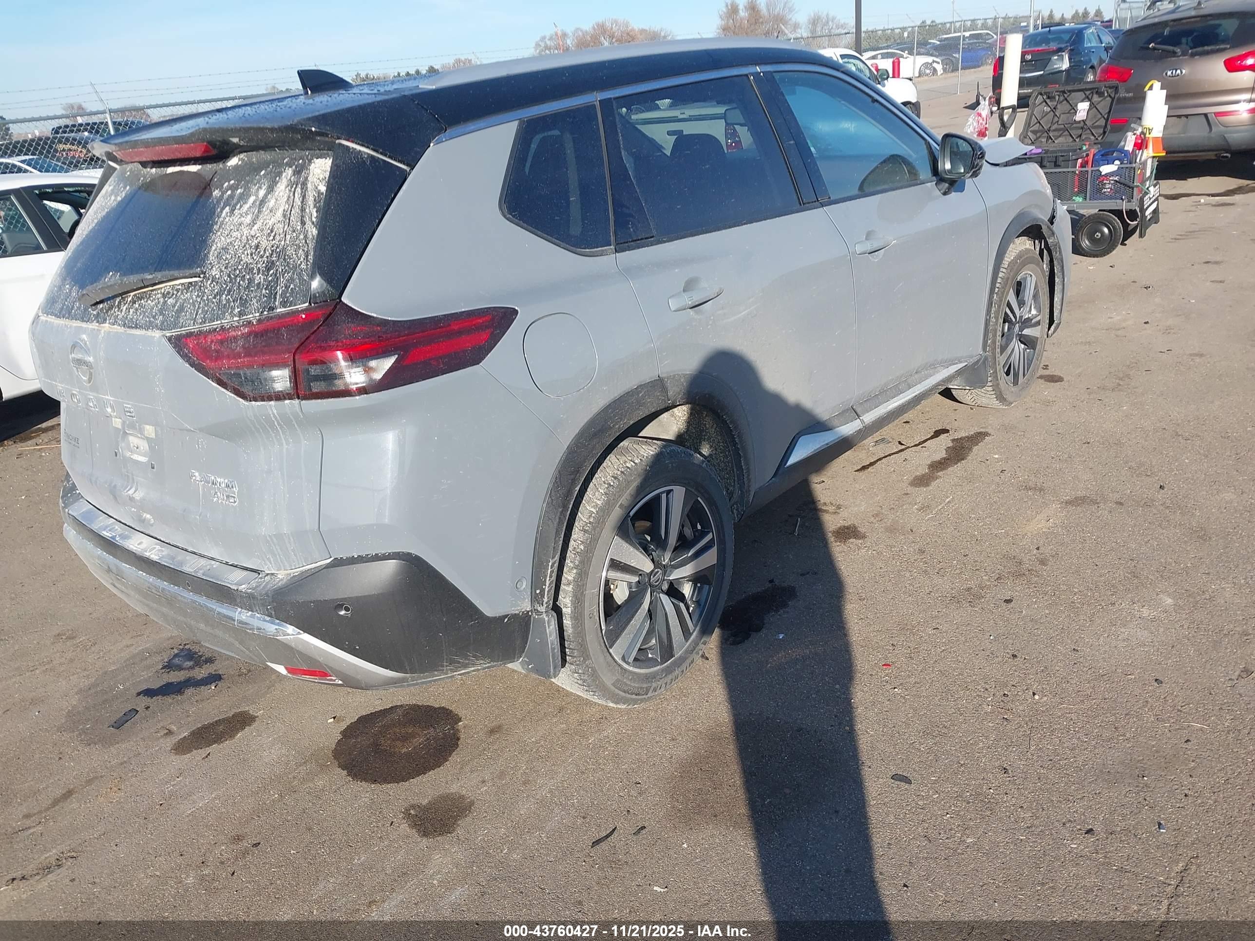 NISSAN ROGUE image 4