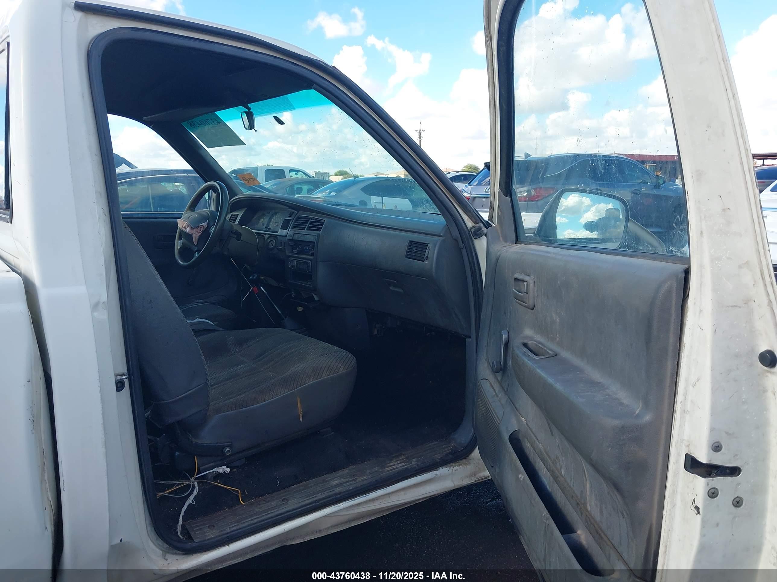 TOYOTA T100 image 5