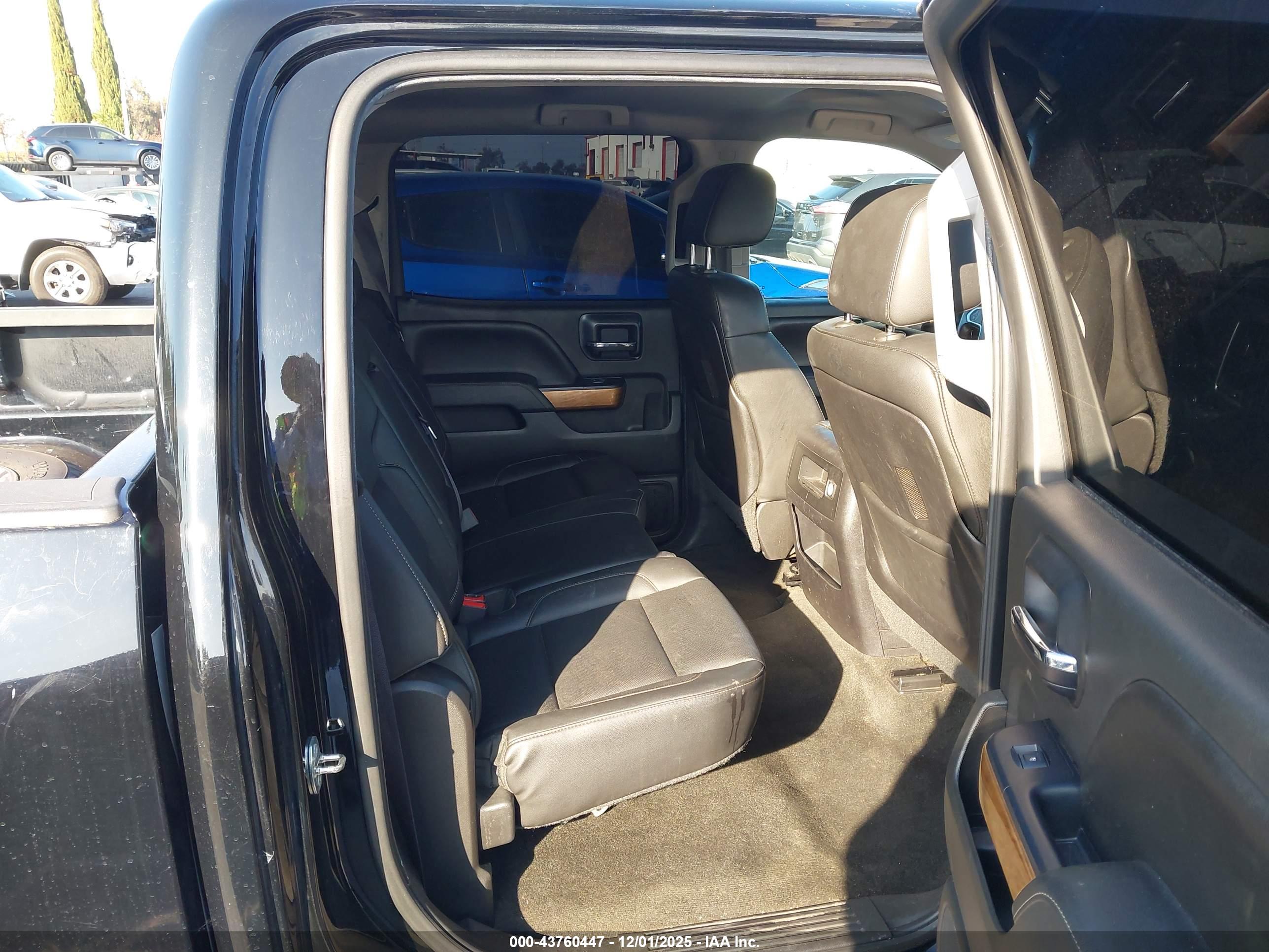 CHEVROLET SILVERADO image 8
