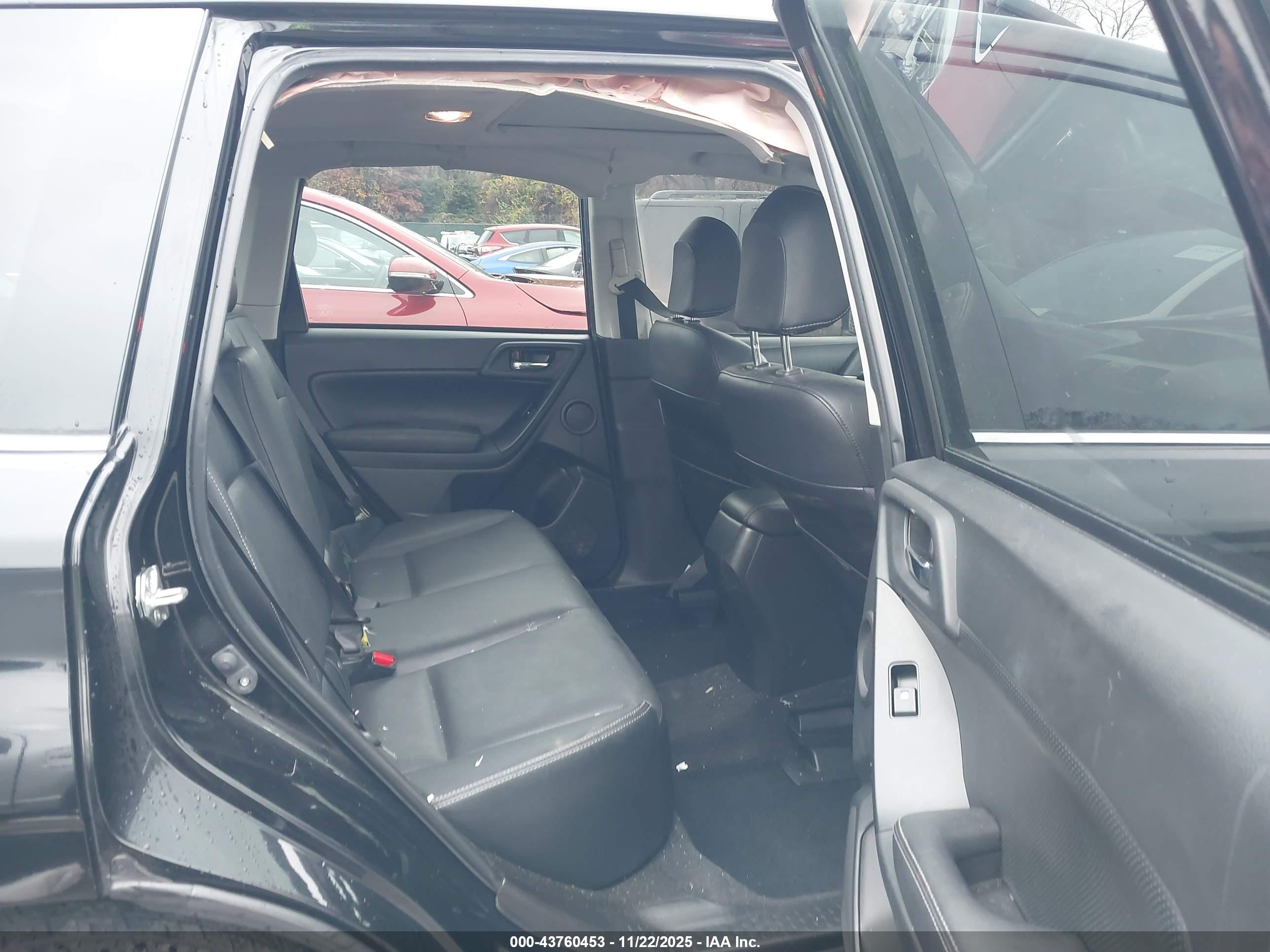 SUBARU FORESTER image 8