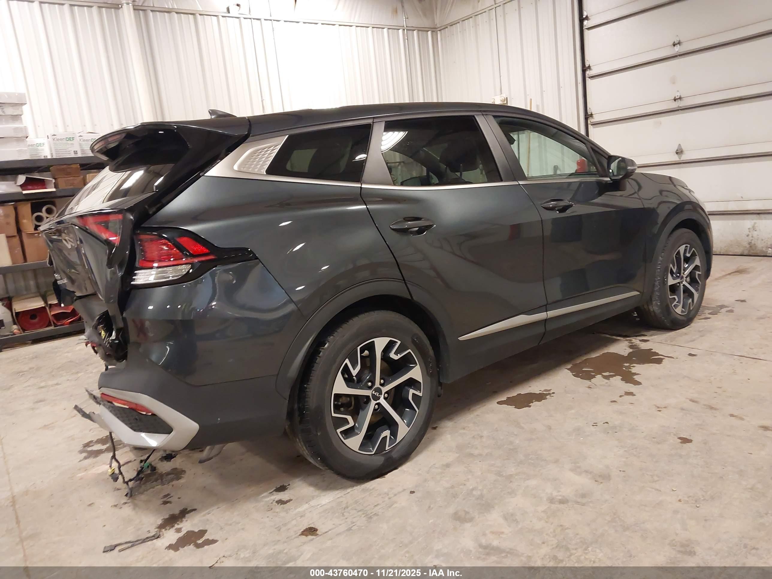 KIA SPORTAGE image 4