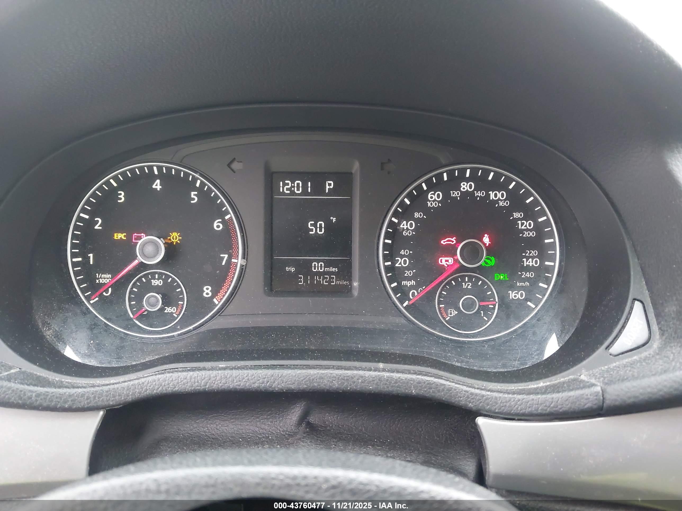 VOLKSWAGEN PASSAT image 7