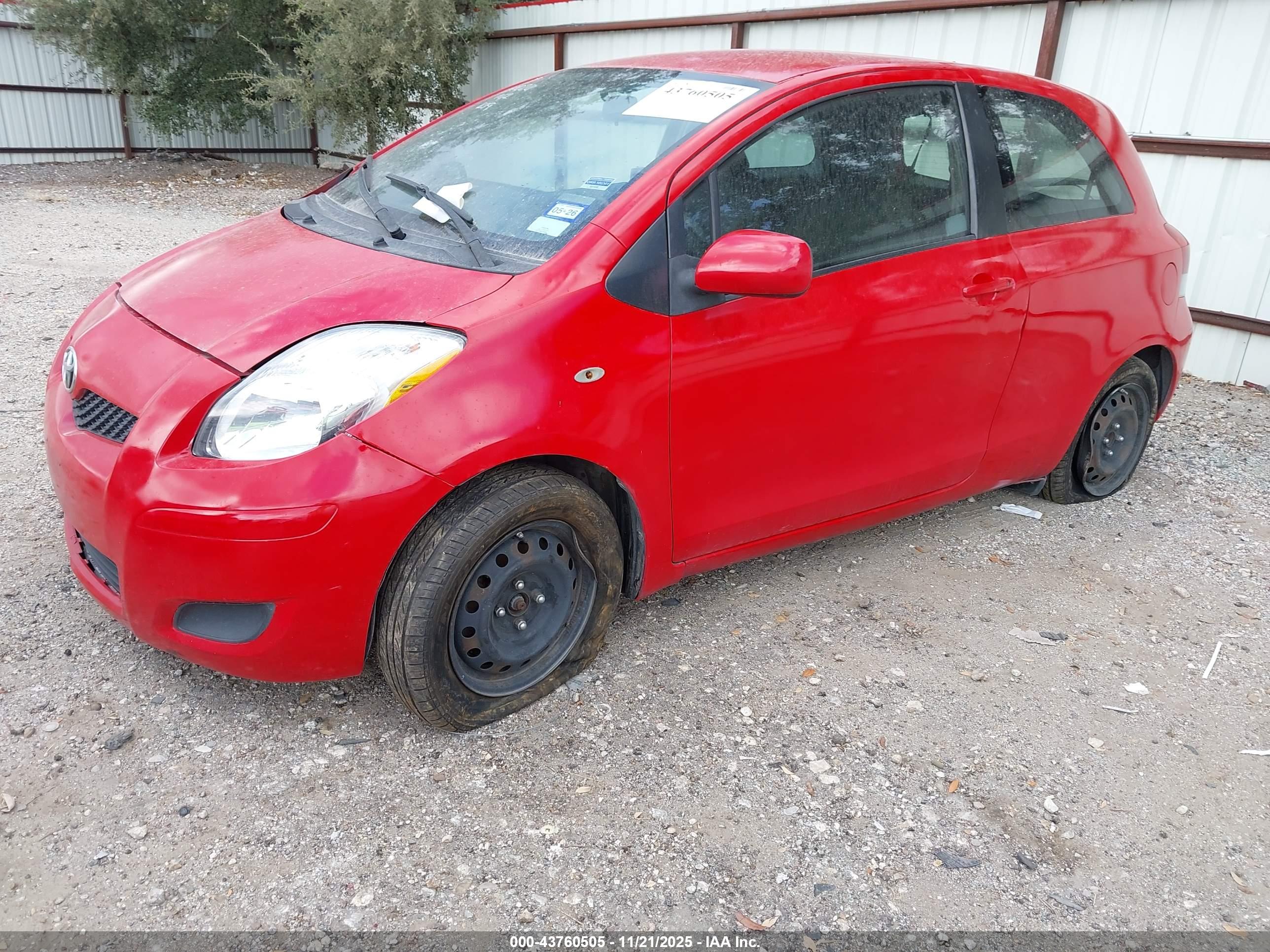 TOYOTA YARIS image 2