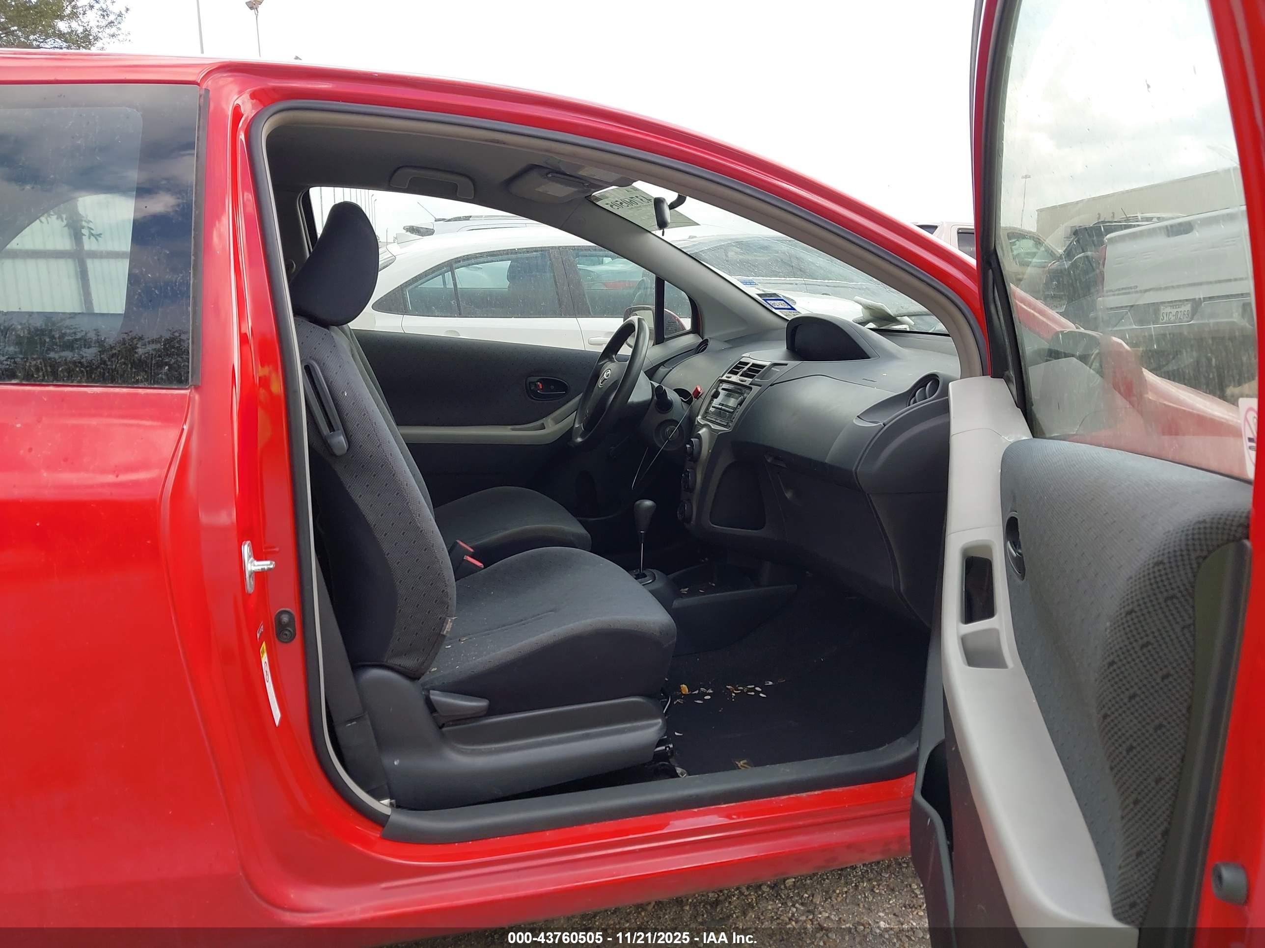 TOYOTA YARIS image 5