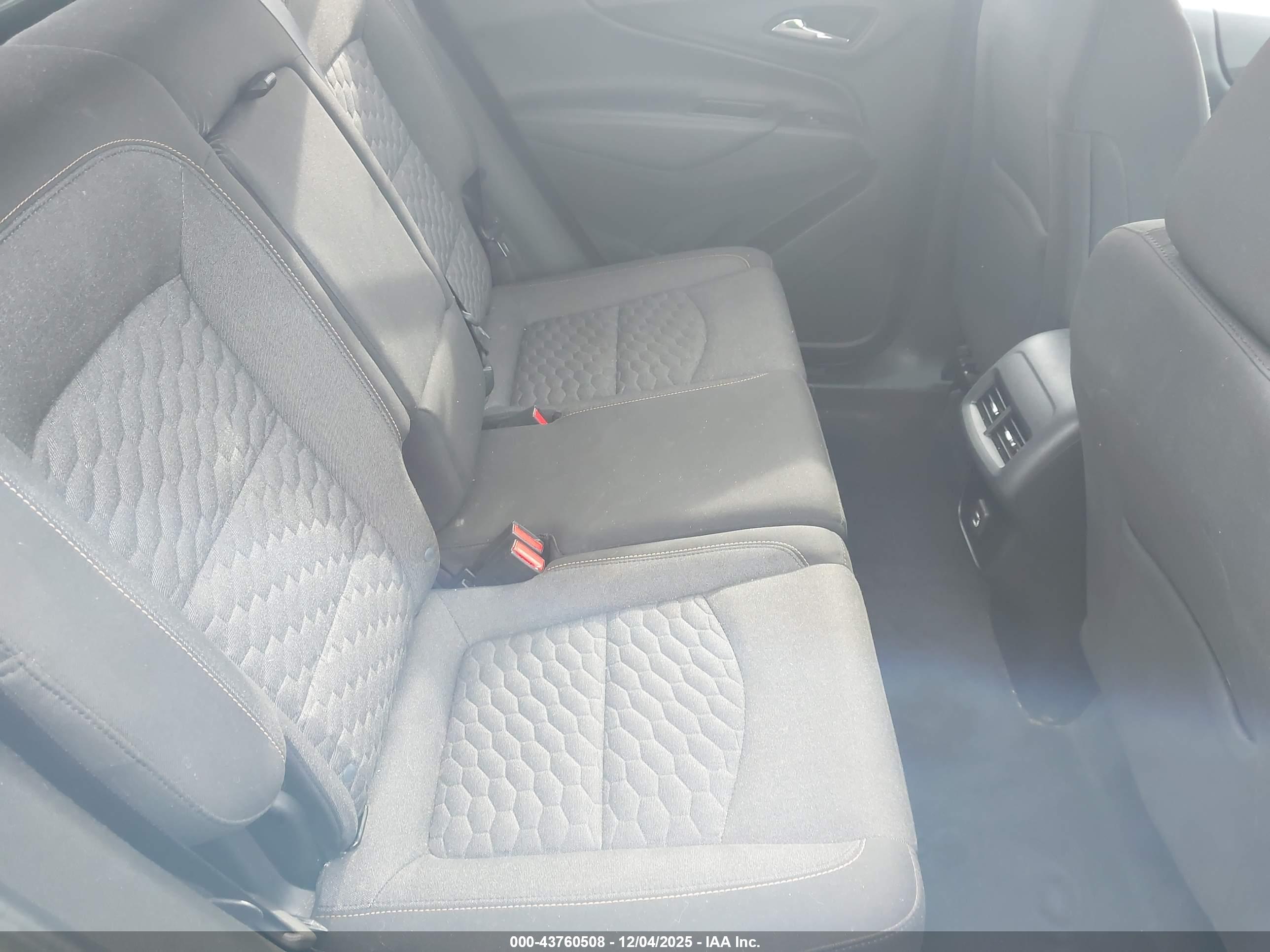 CHEVROLET EQUINOX image 8