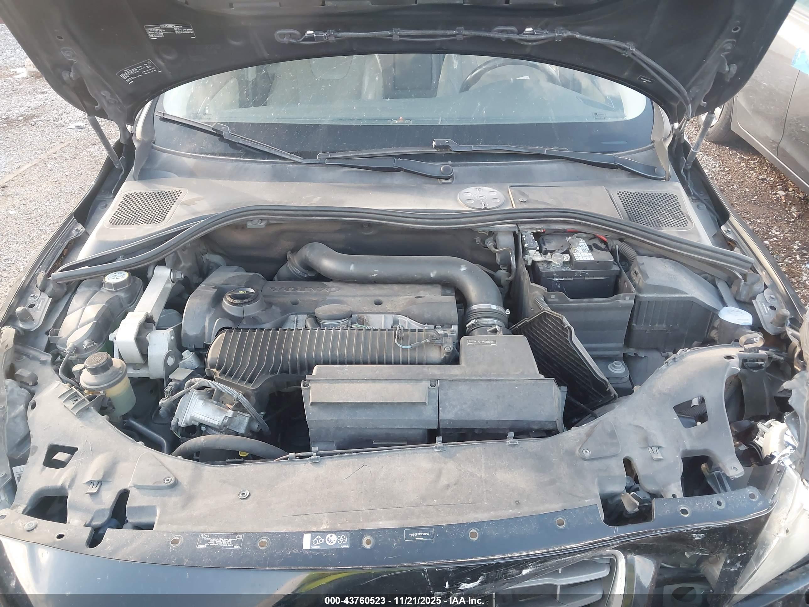 VOLVO S60 image 10