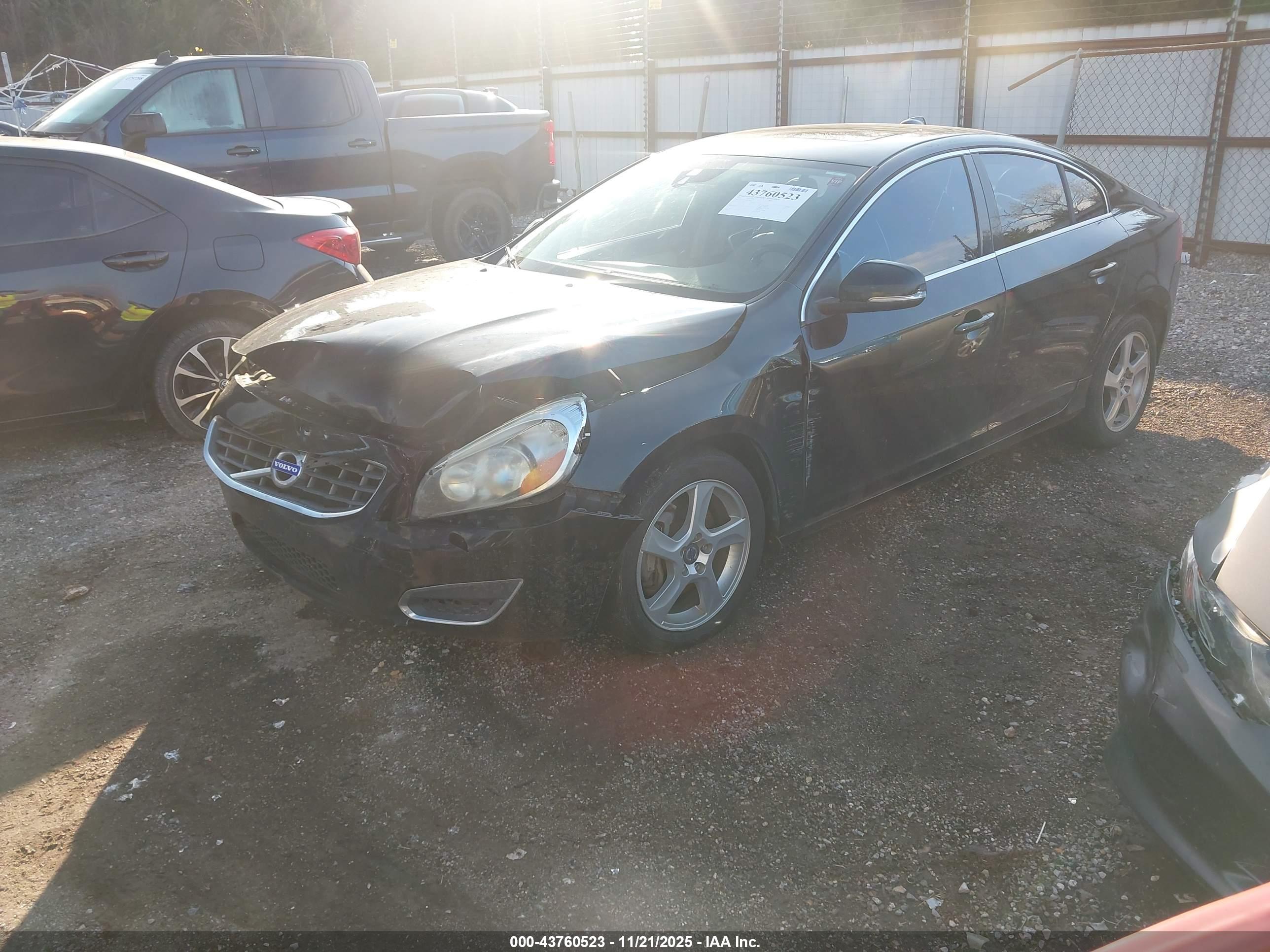 VOLVO S60 image 2