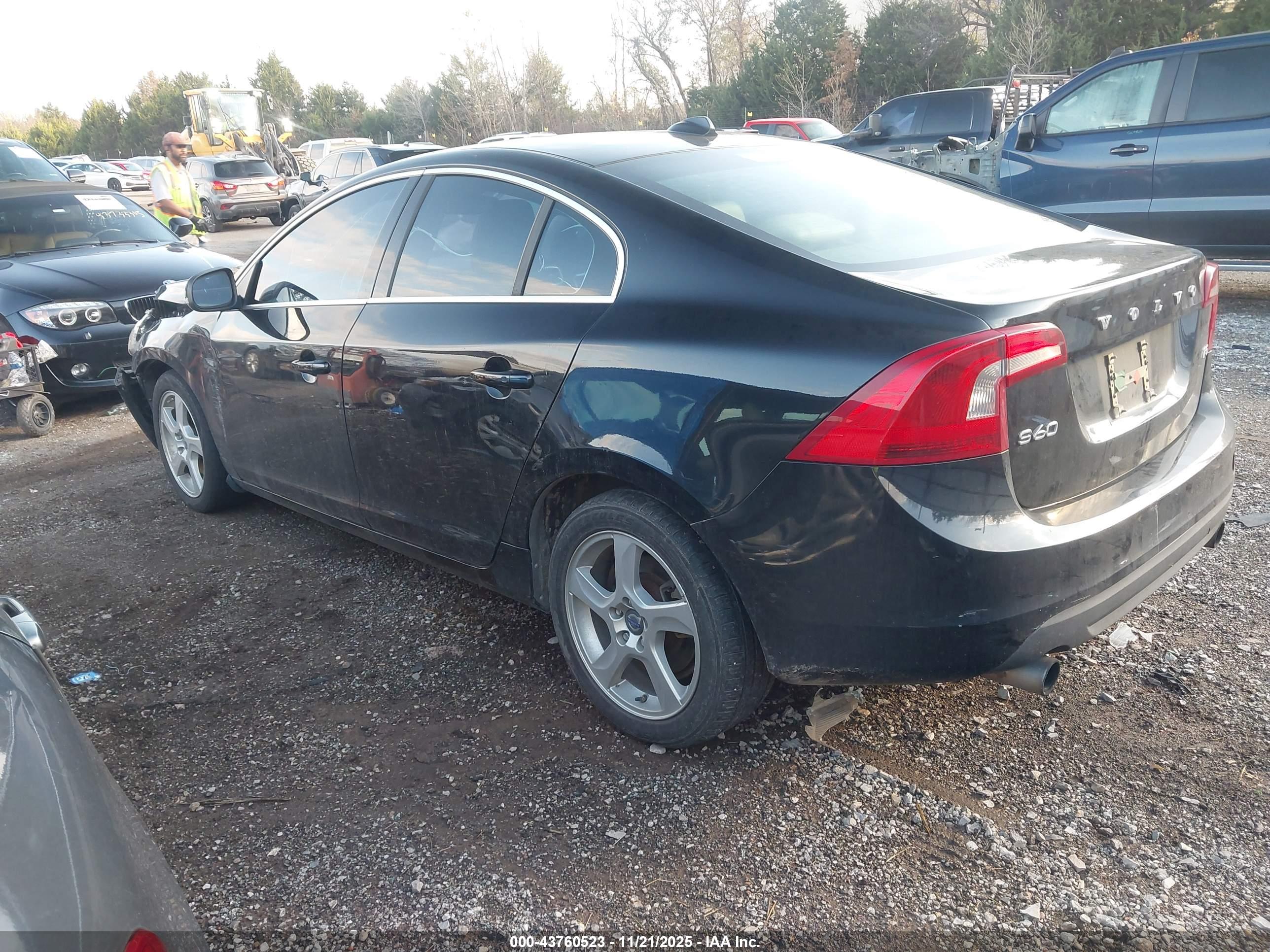 VOLVO S60 image 3