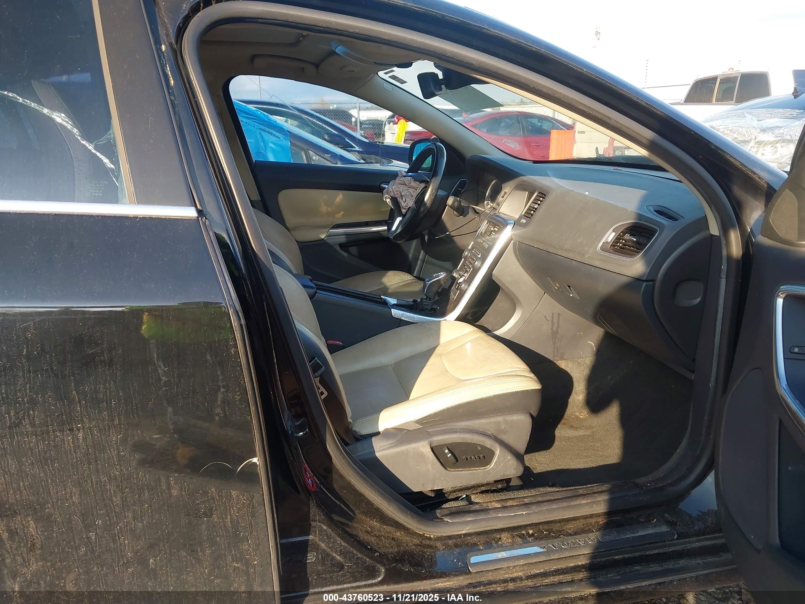 VOLVO S60 image 5