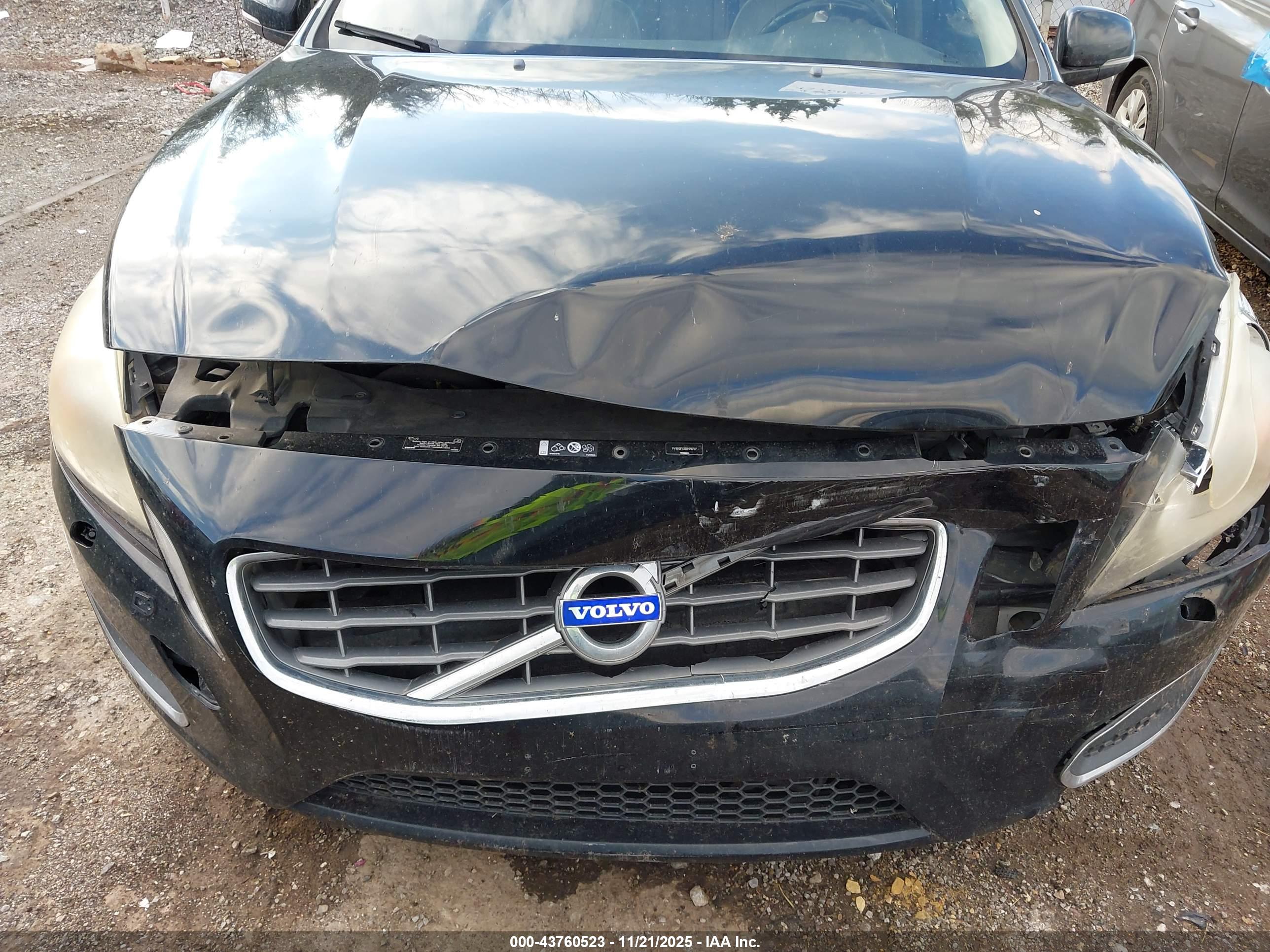 VOLVO S60 image 6