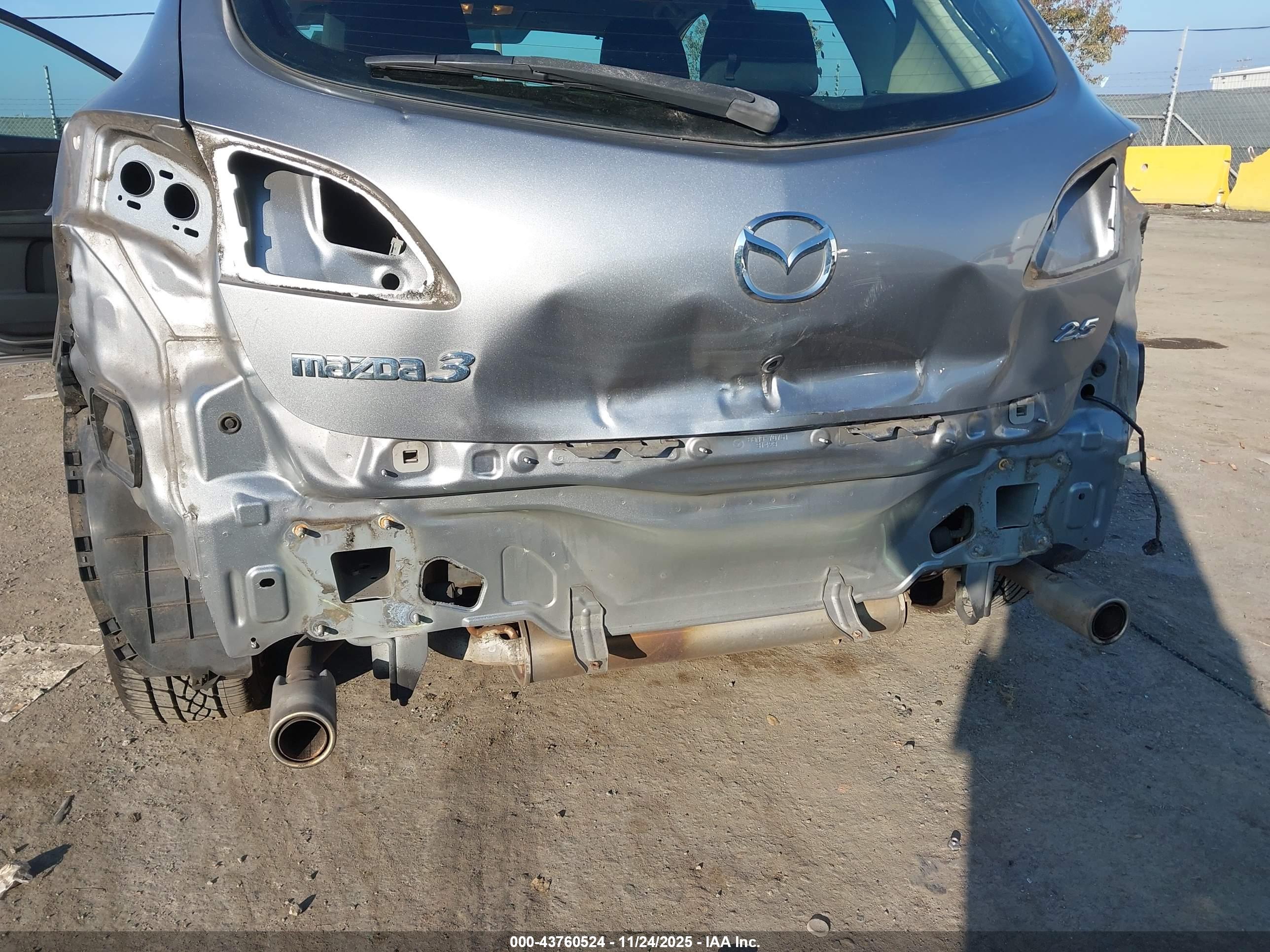MAZDA MAZDA3 image 6