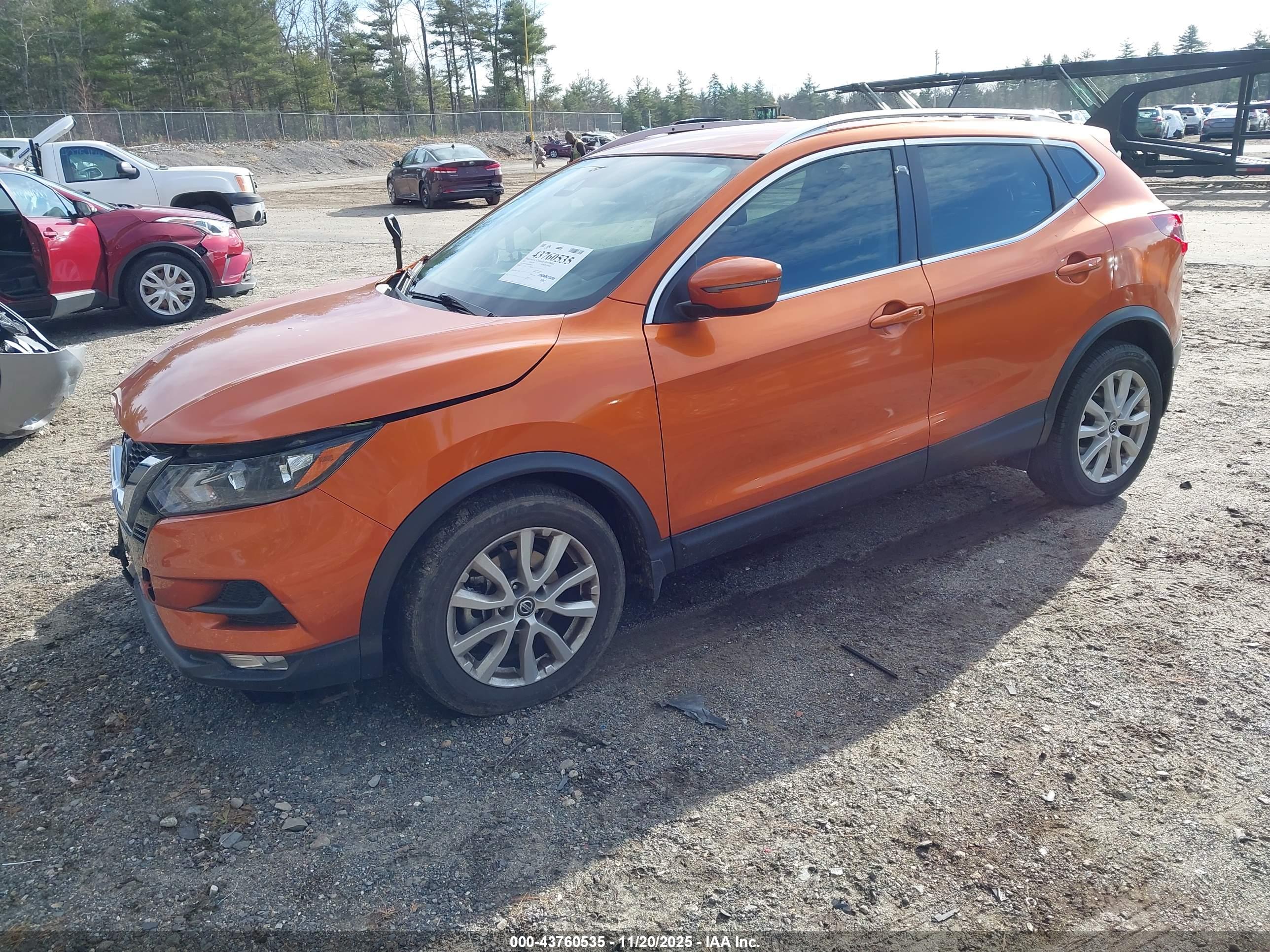 NISSAN ROGUE image 2