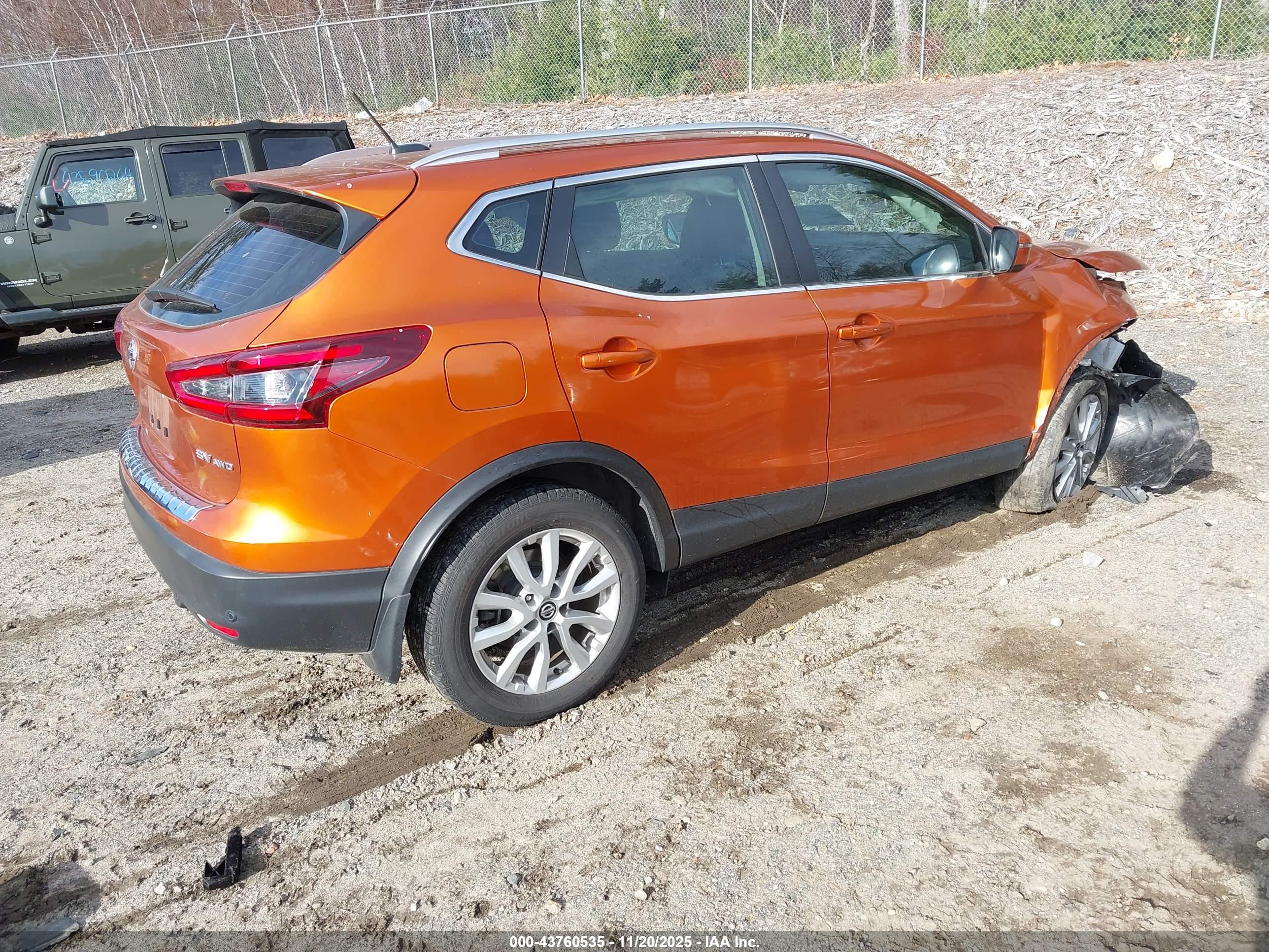 NISSAN ROGUE image 4