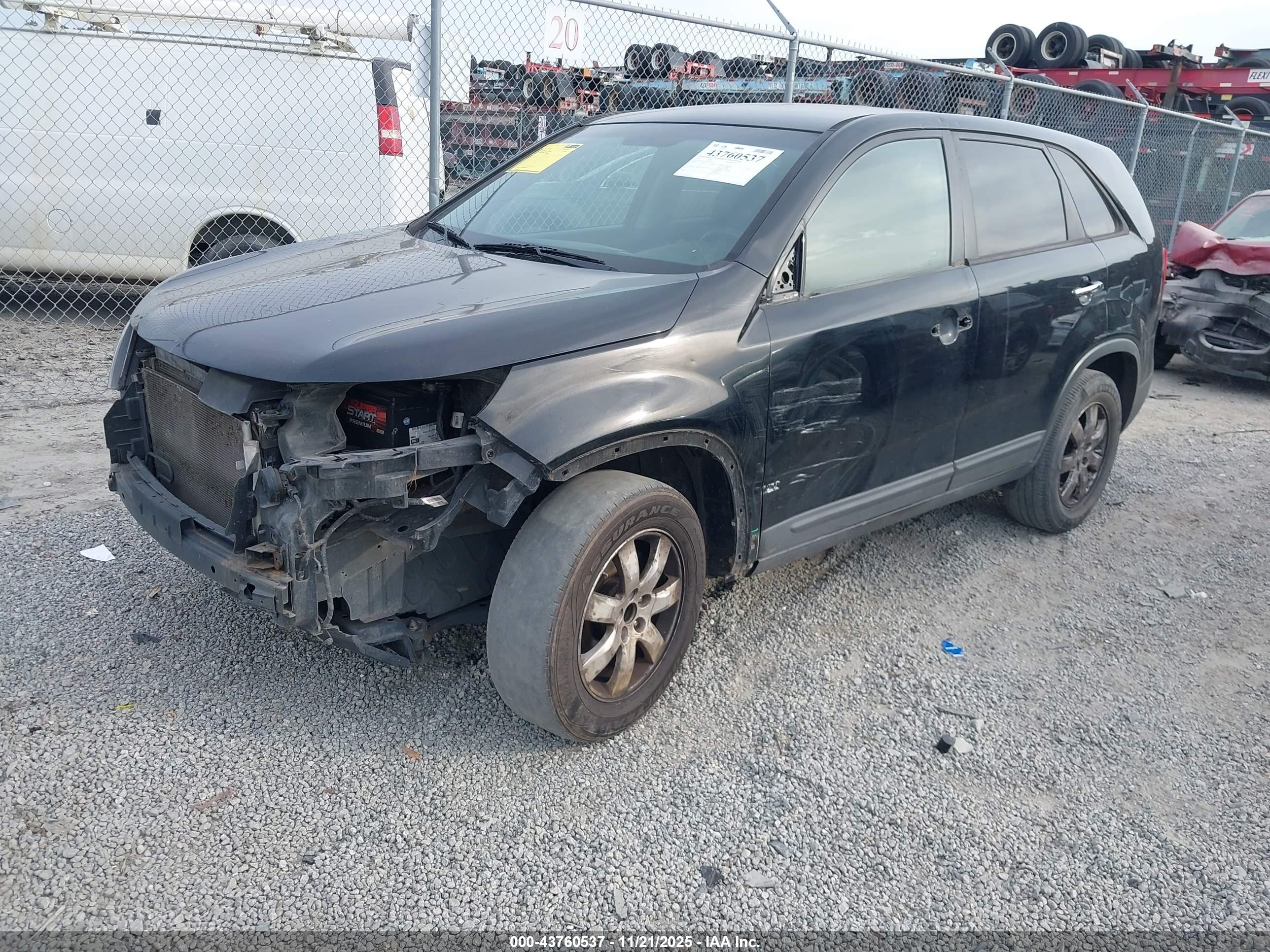 KIA SORENTO image 2