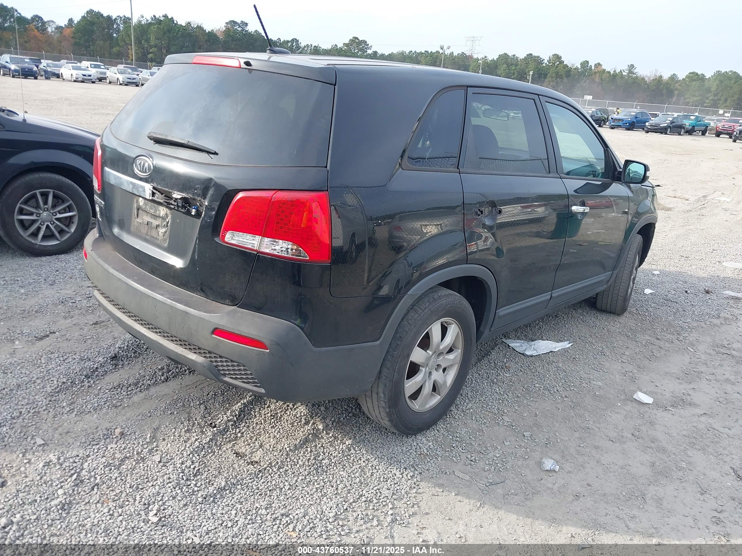 KIA SORENTO image 4