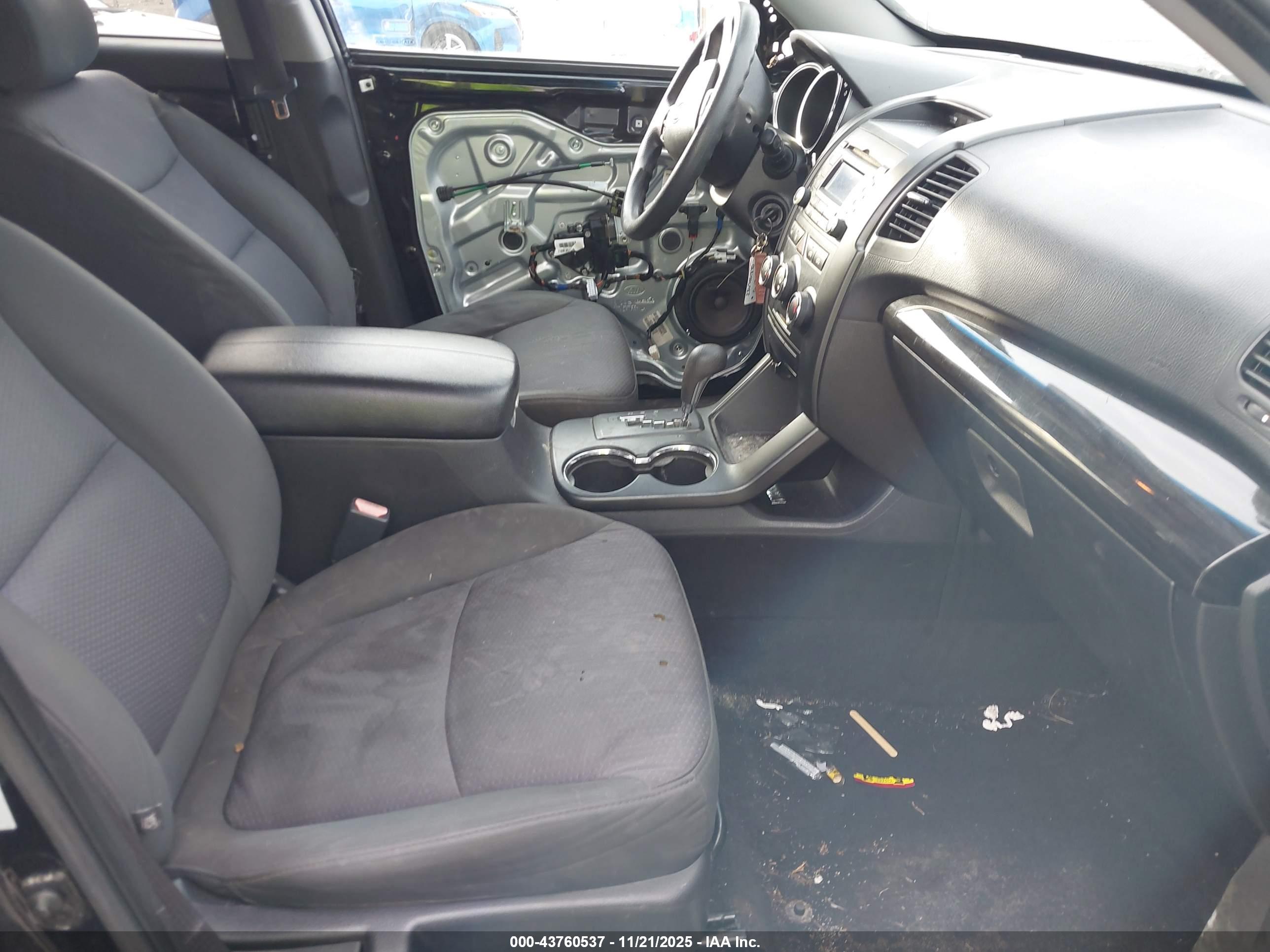 KIA SORENTO image 5