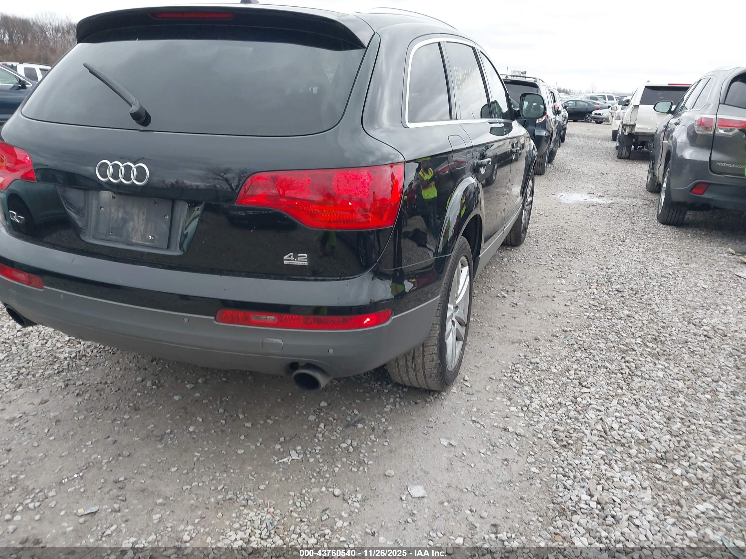 AUDI Q7 image 4