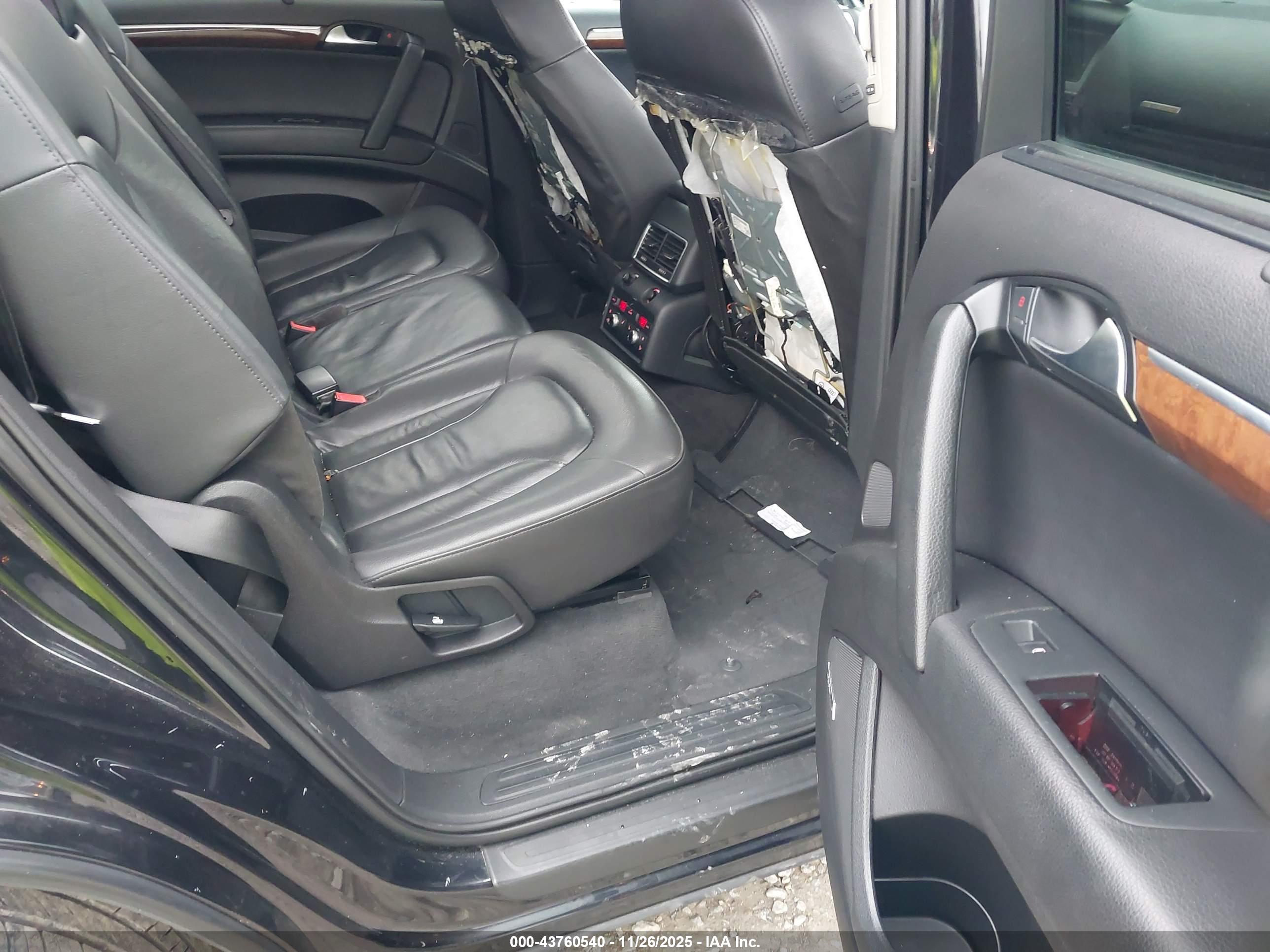 AUDI Q7 image 8
