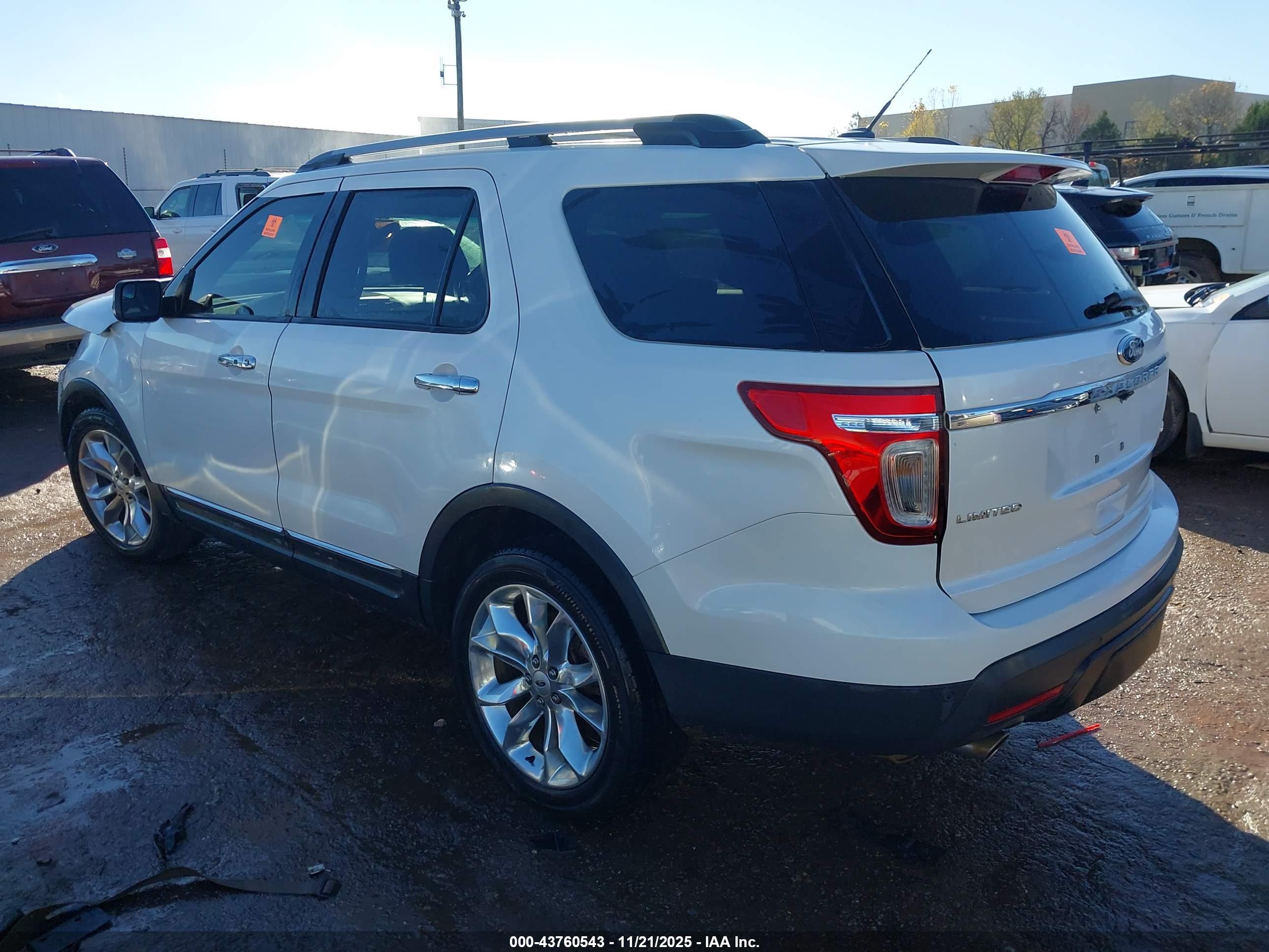 FORD EXPLORER image 3