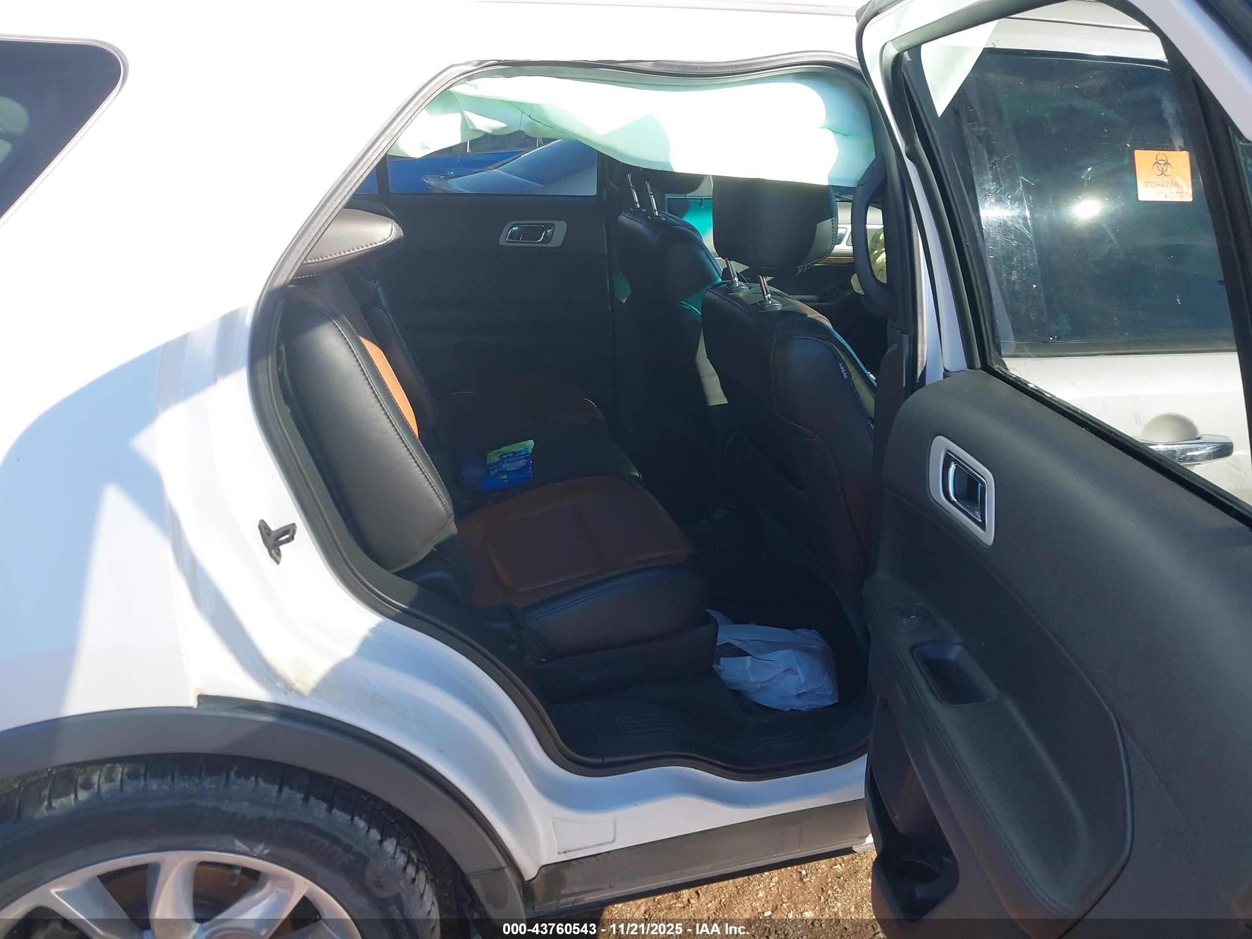 FORD EXPLORER image 8
