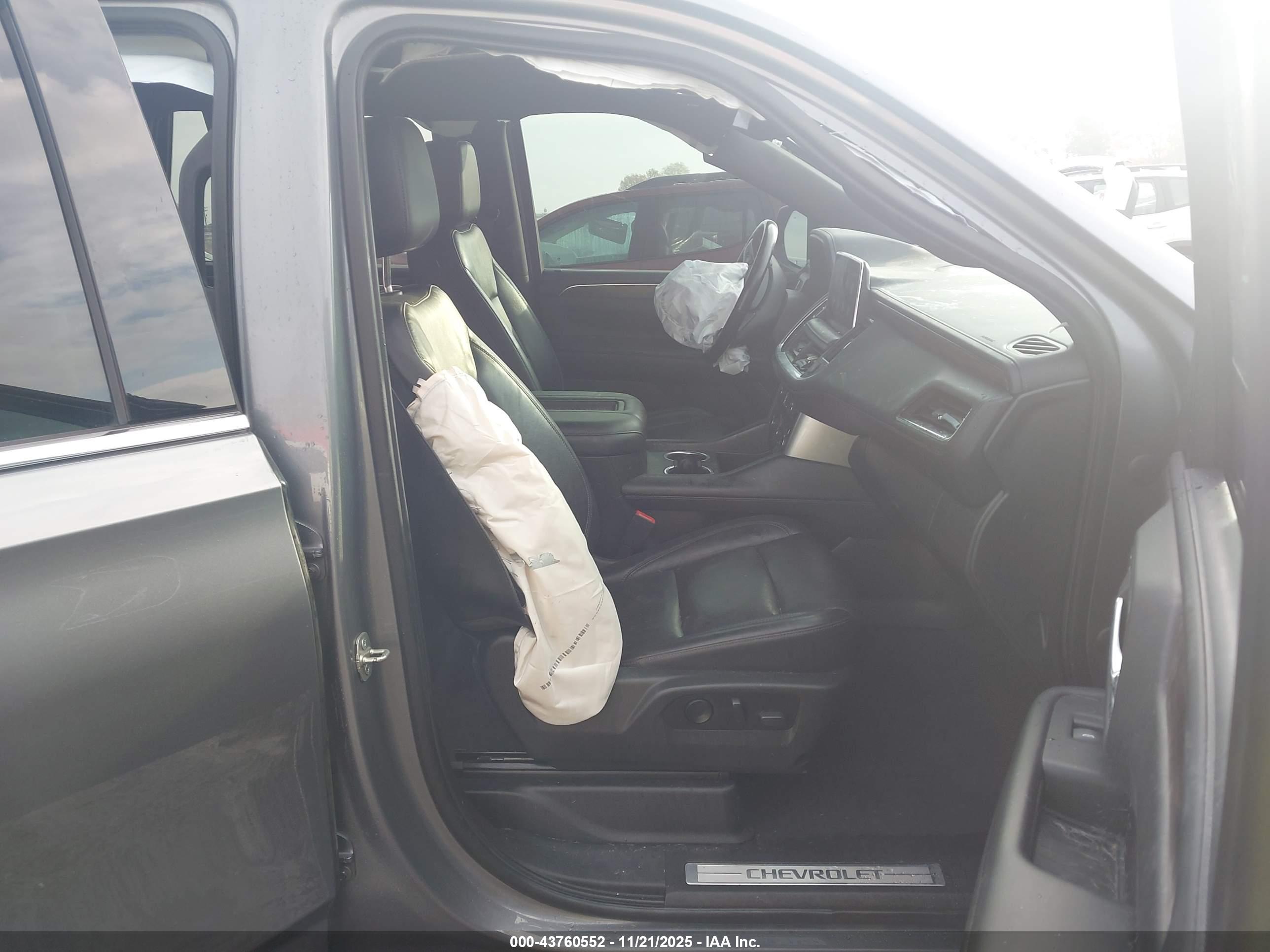 CHEVROLET TAHOE image 5