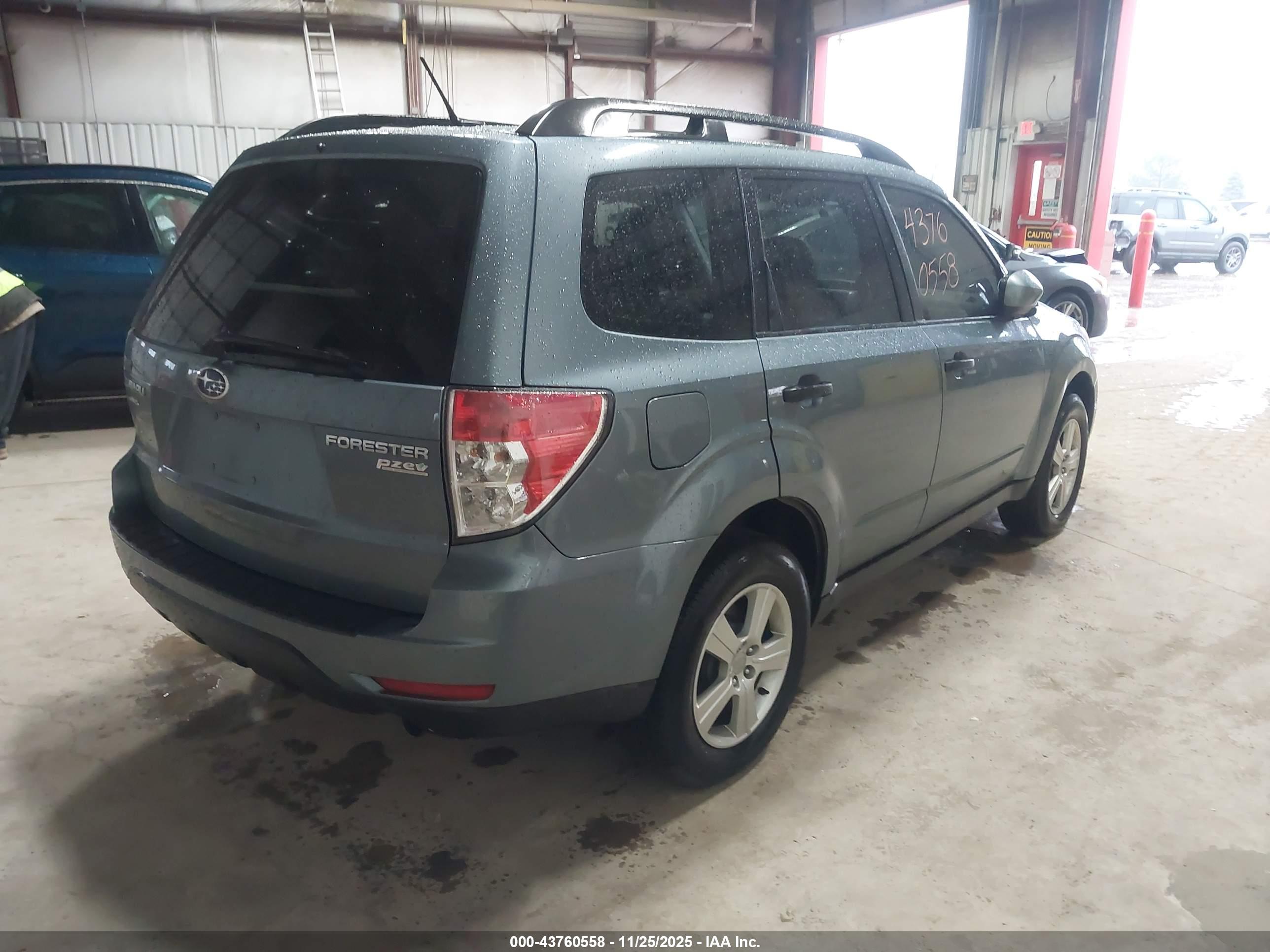 SUBARU FORESTER image 4