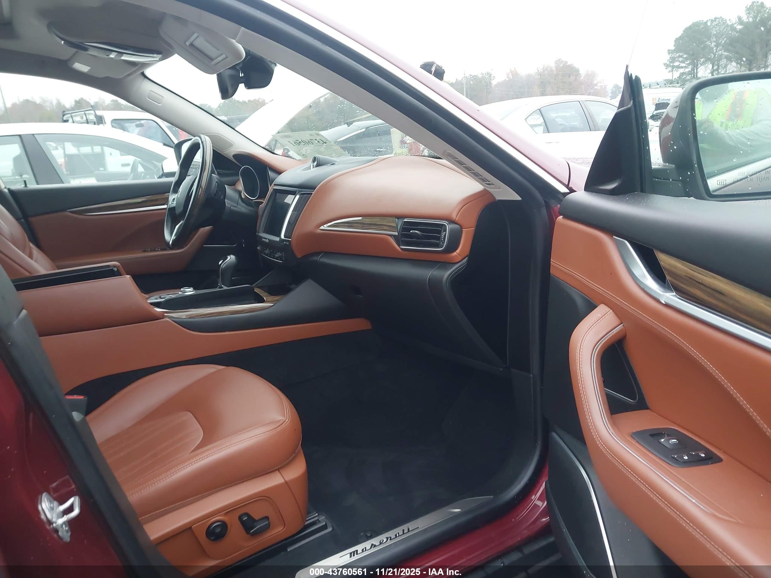 MASERATI LEVANTE image 5