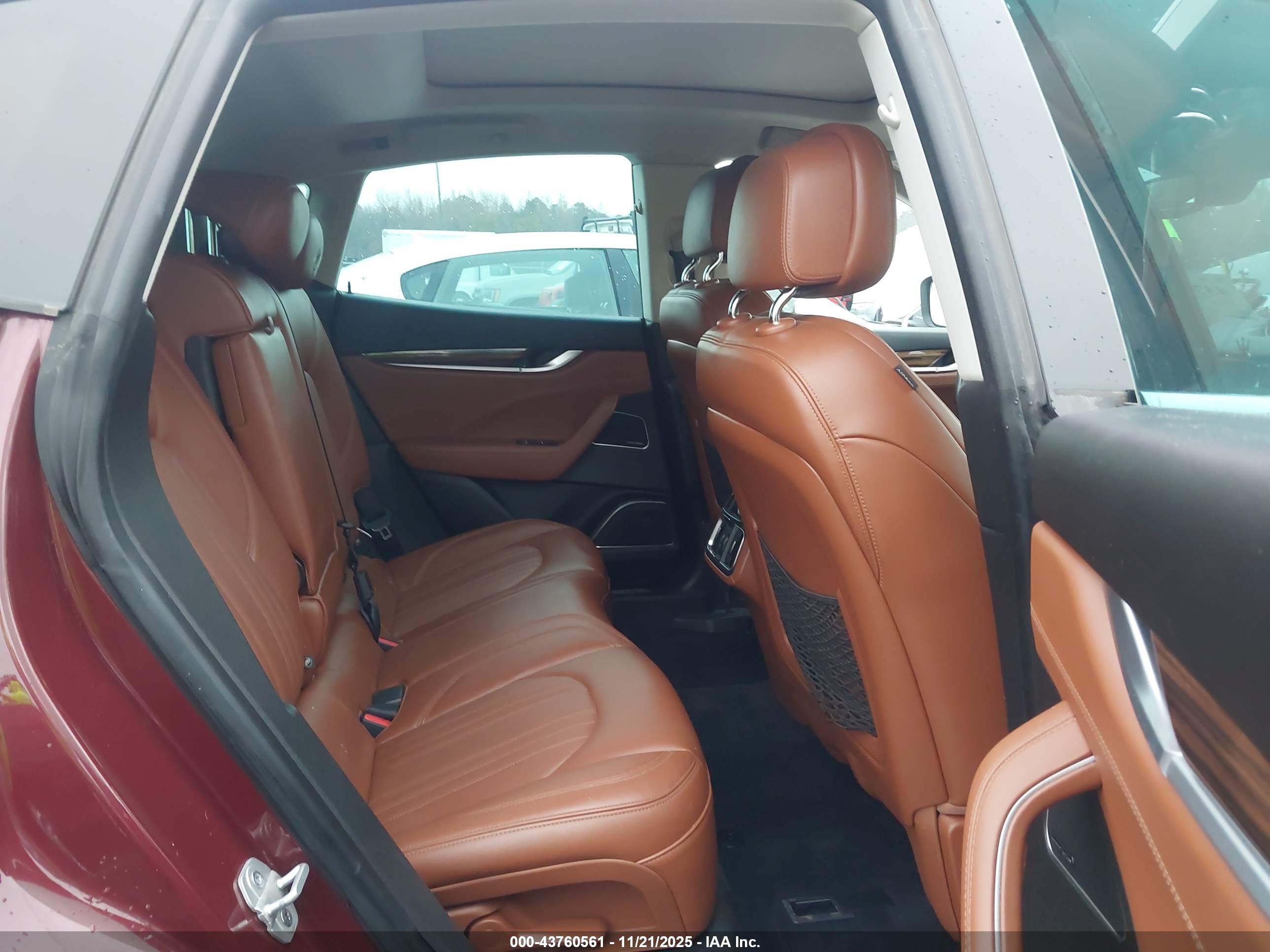 MASERATI LEVANTE image 8