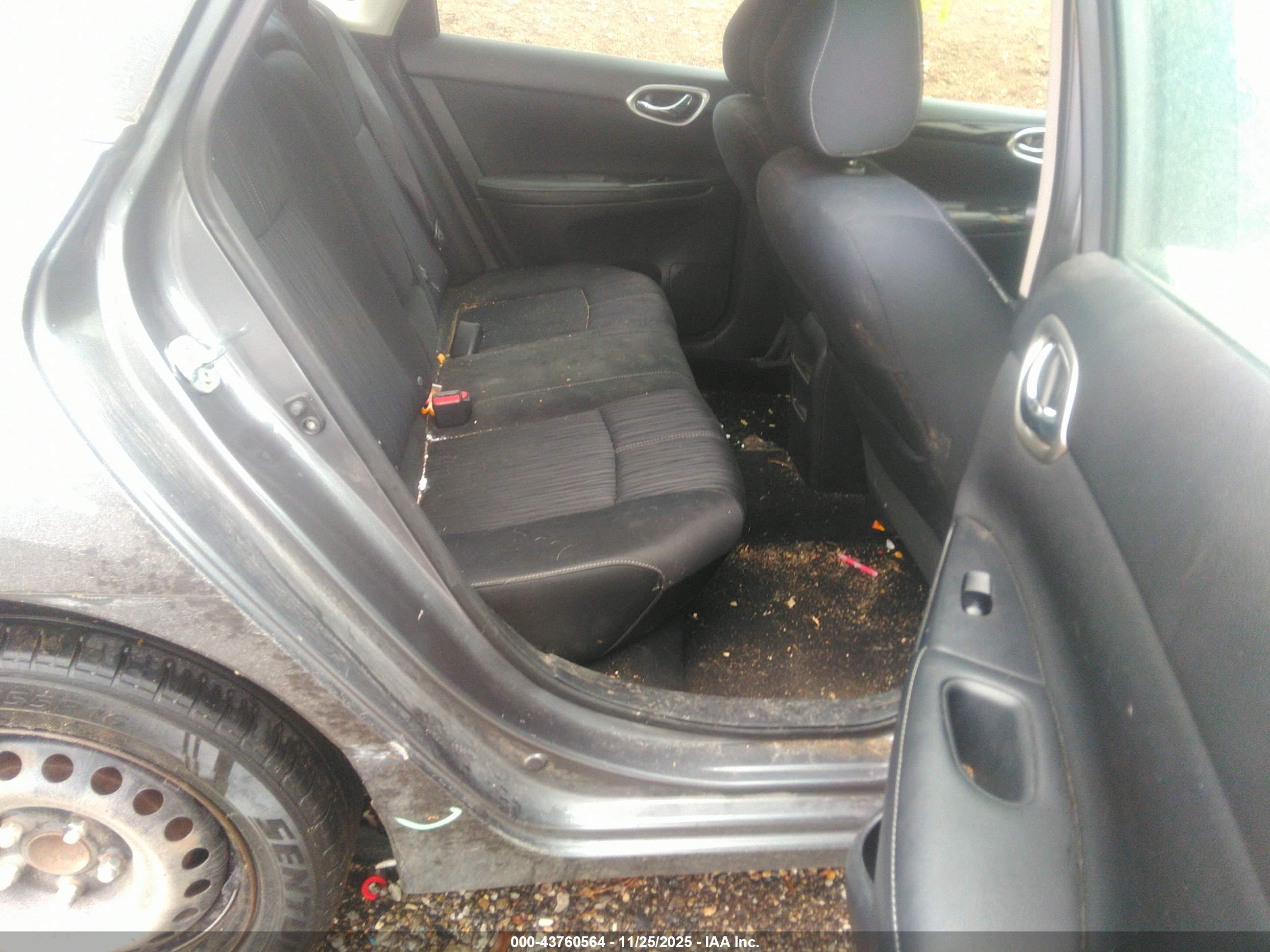 NISSAN SENTRA image 8