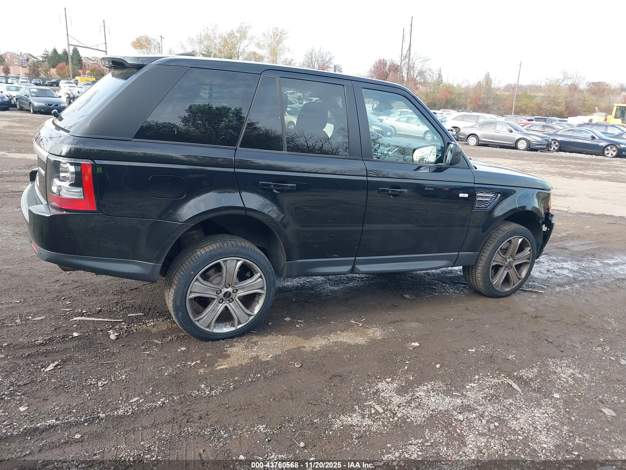 LAND ROVER image 4